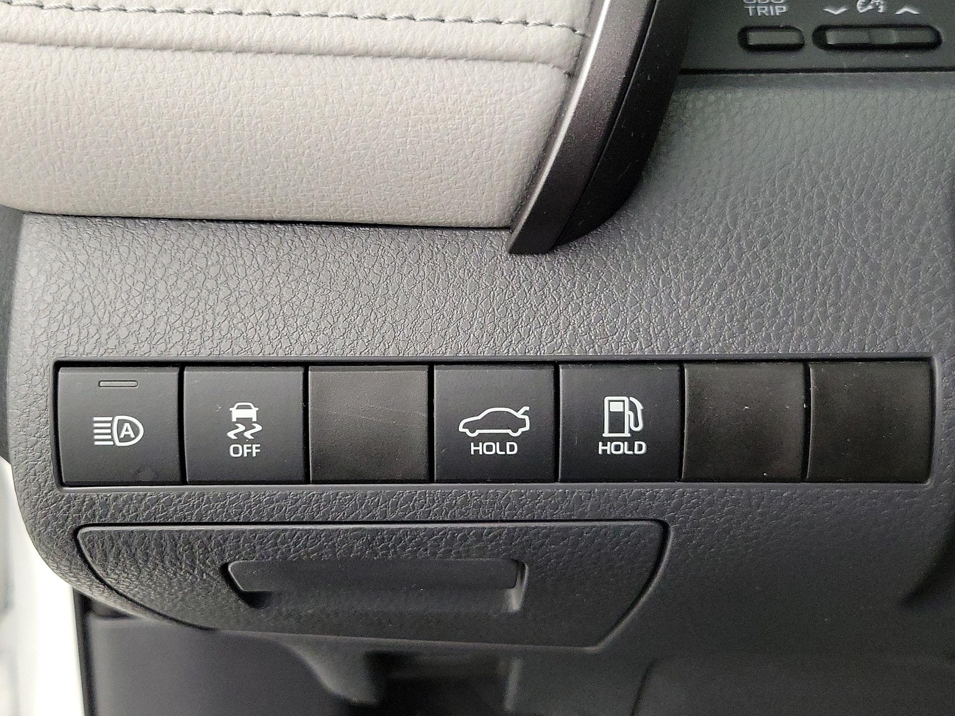 Thumbnail: 2019 Toyota Camry - 13