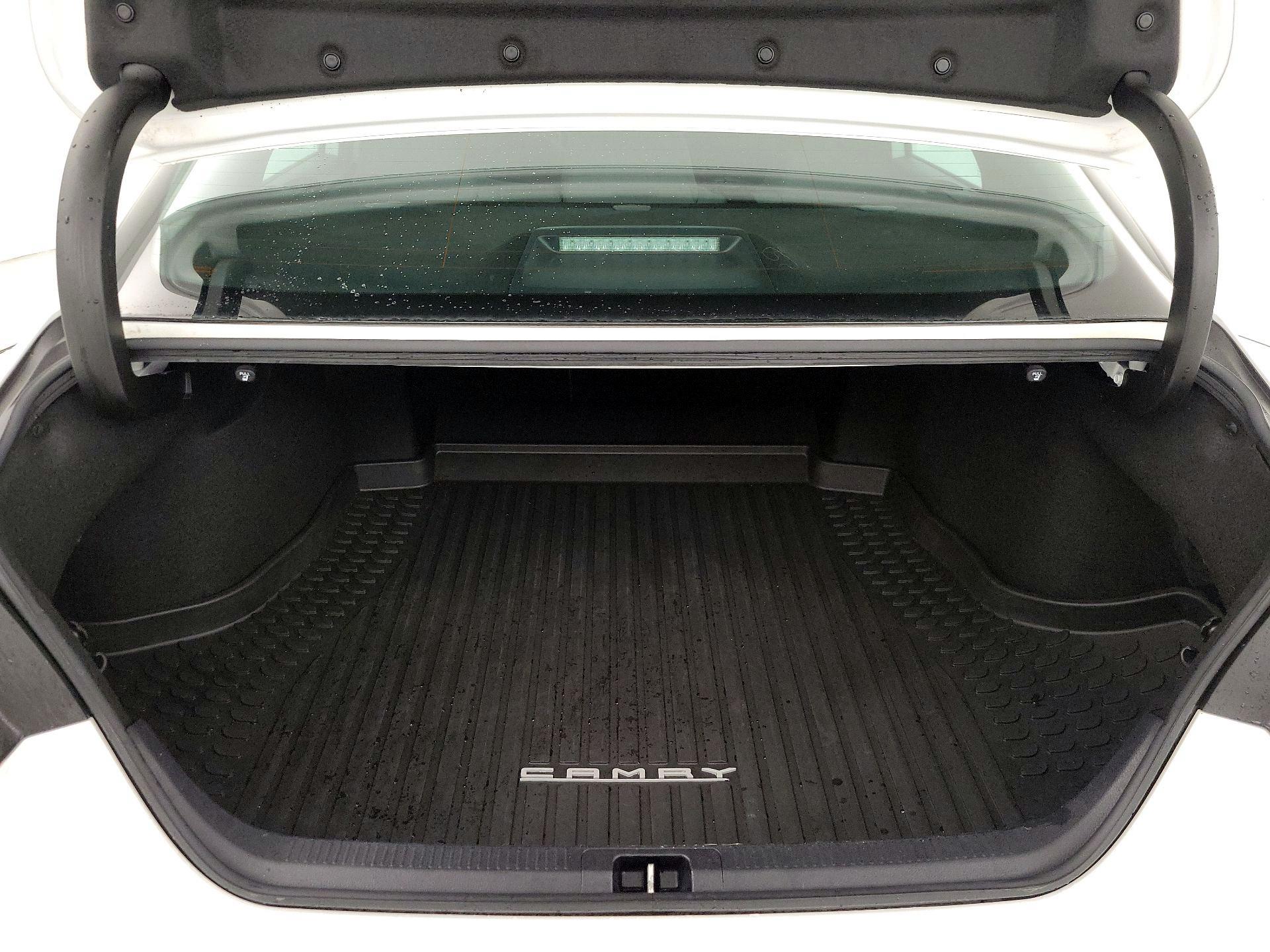 Thumbnail: 2019 Toyota Camry - 20