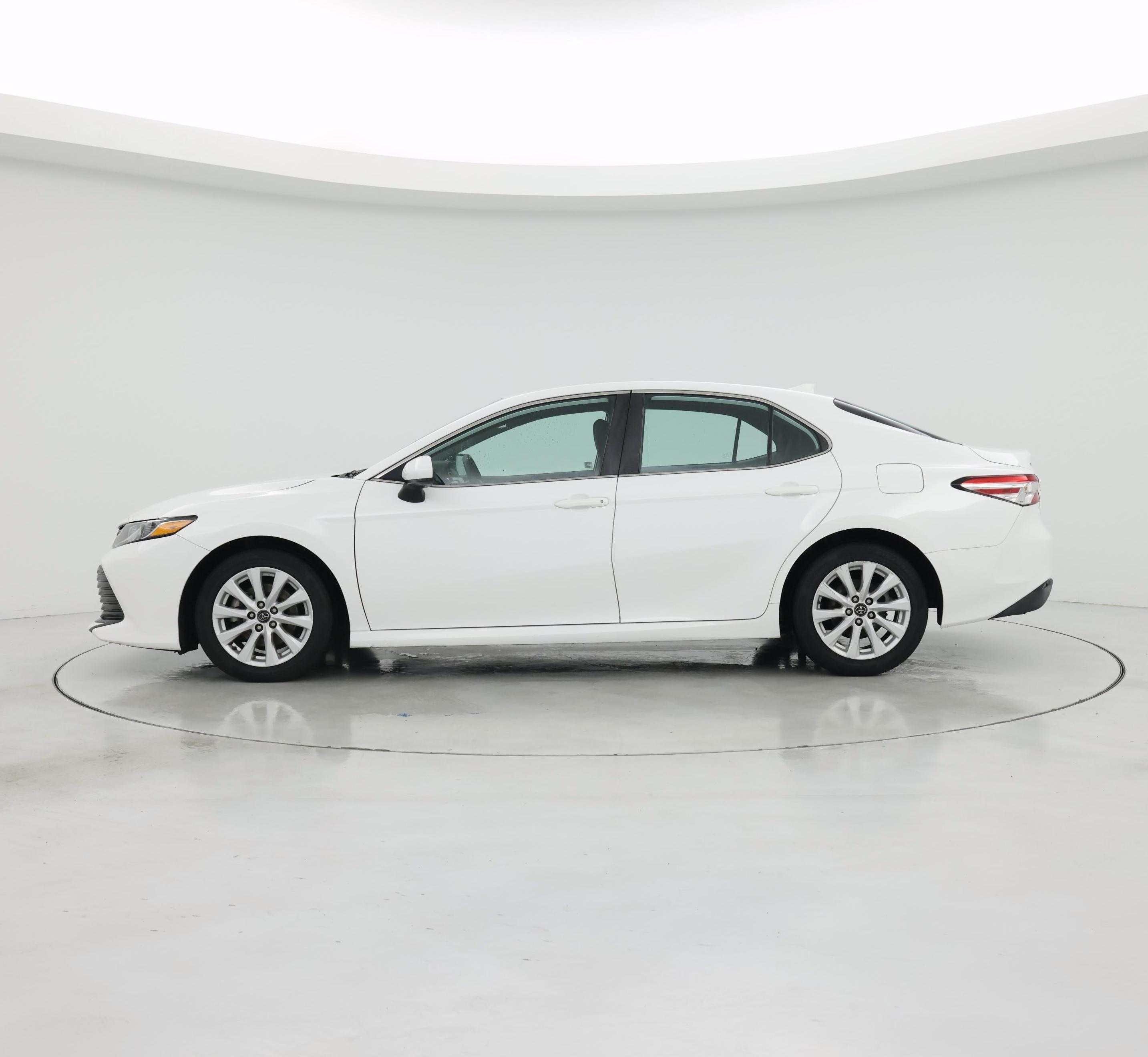 Thumbnail: 2019 Toyota Camry - 3