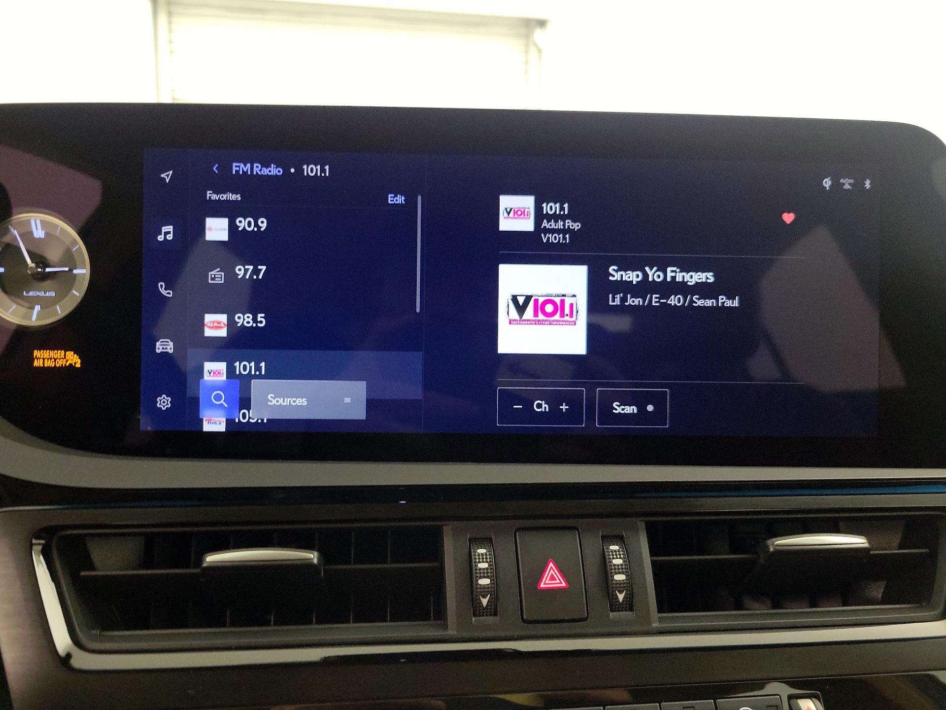 Thumbnail: 2025 Lexus ES - 15