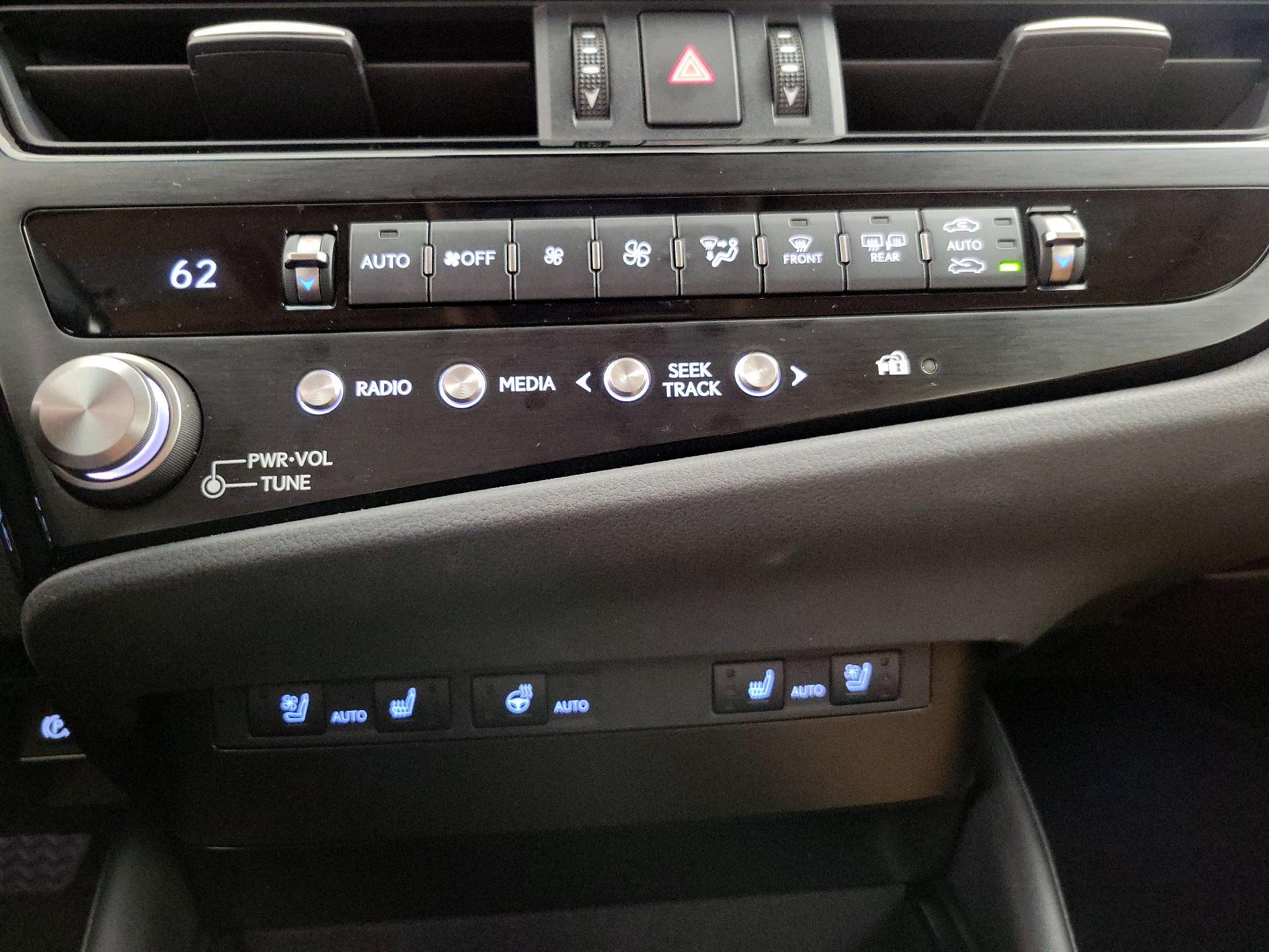 Thumbnail: 2025 Lexus ES - 16