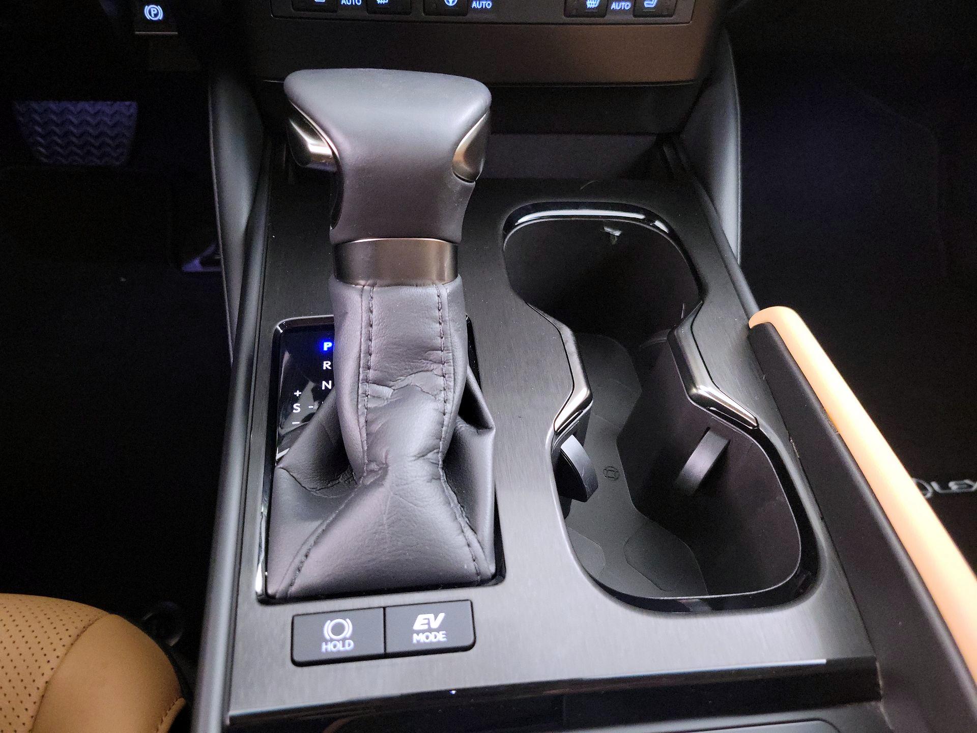 Thumbnail: 2025 Lexus ES - 17