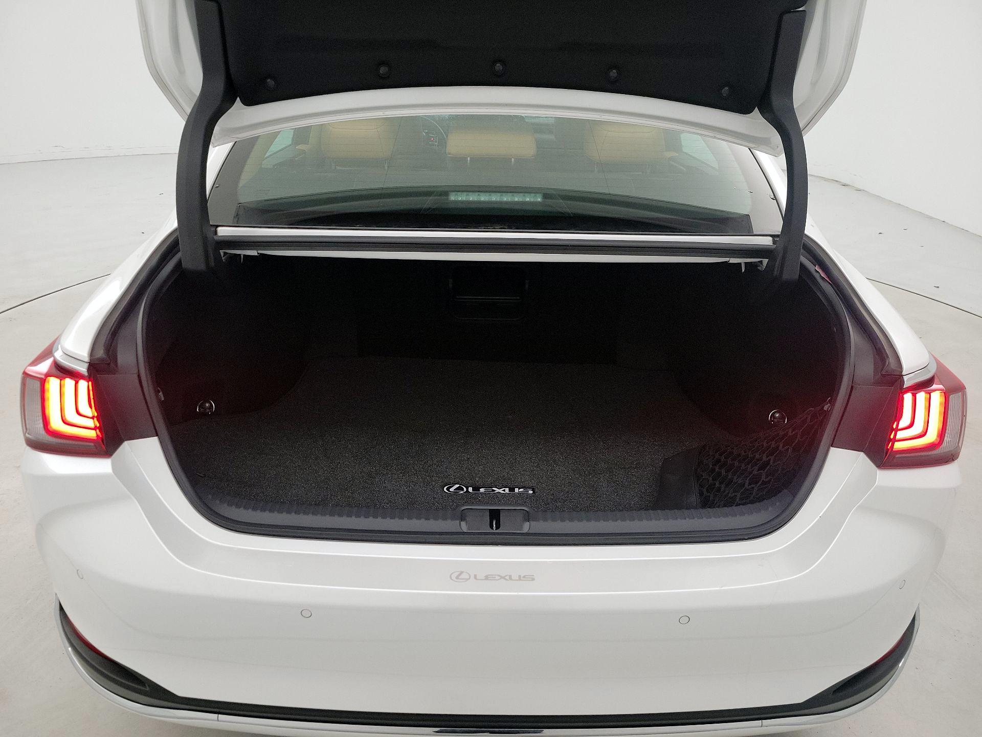 Thumbnail: 2025 Lexus ES - 20