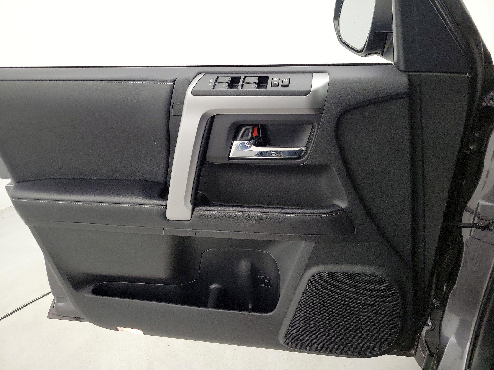 Thumbnail: 2022 Toyota 4Runner - 12