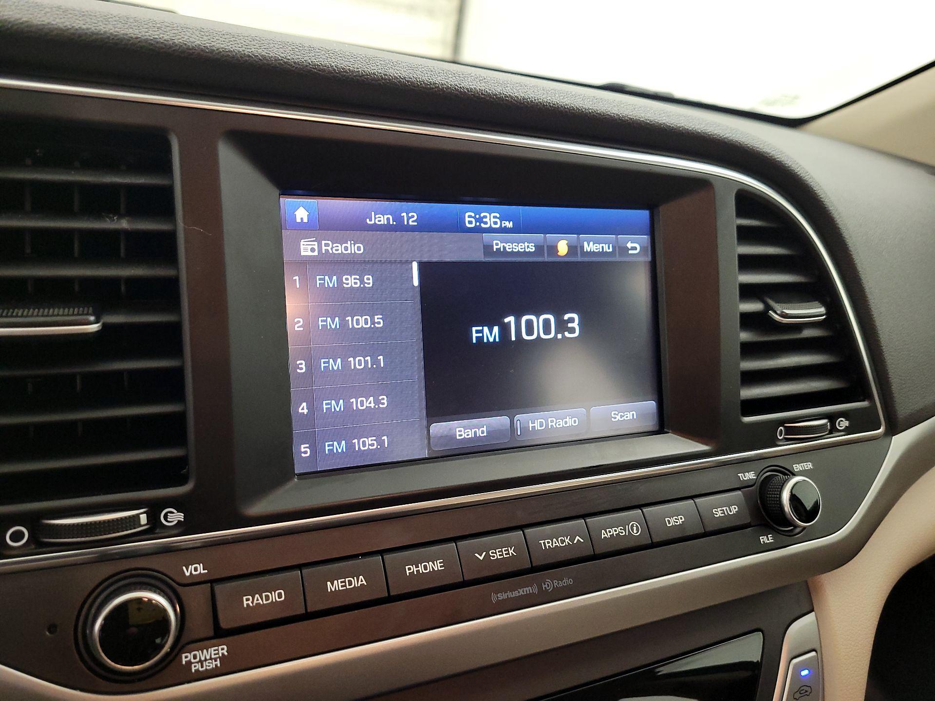 Thumbnail: 2018 Hyundai Elantra - 14