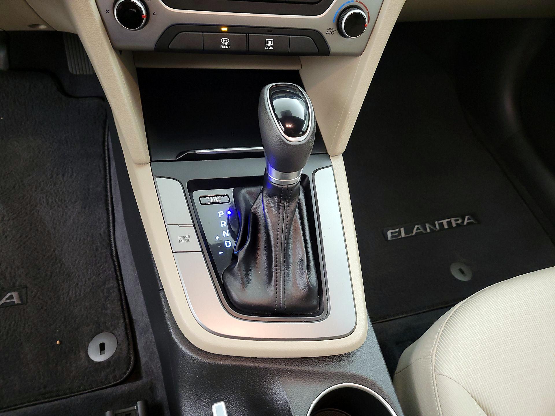 Thumbnail: 2018 Hyundai Elantra - 16