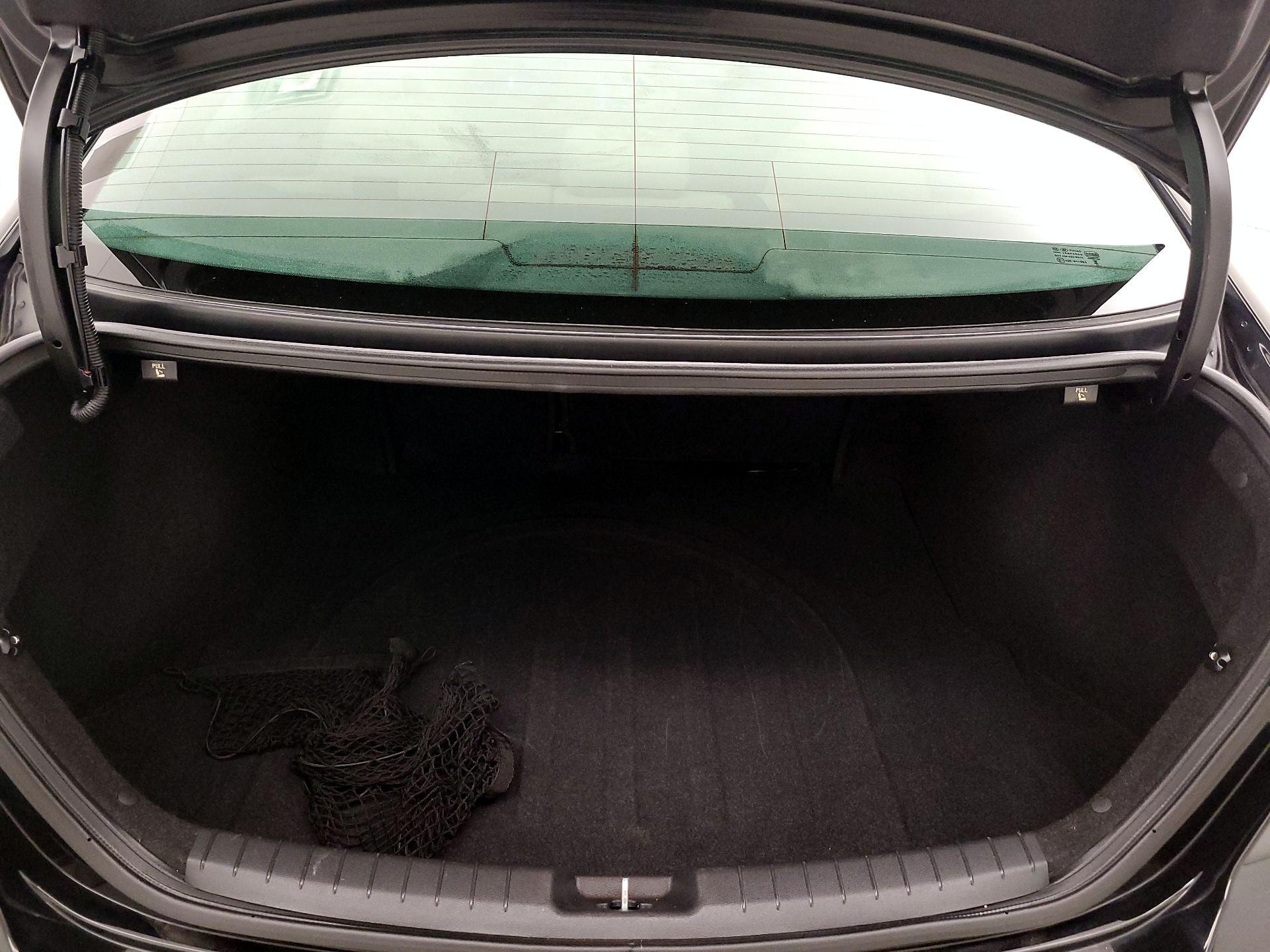 Thumbnail: 2018 Hyundai Elantra - 17