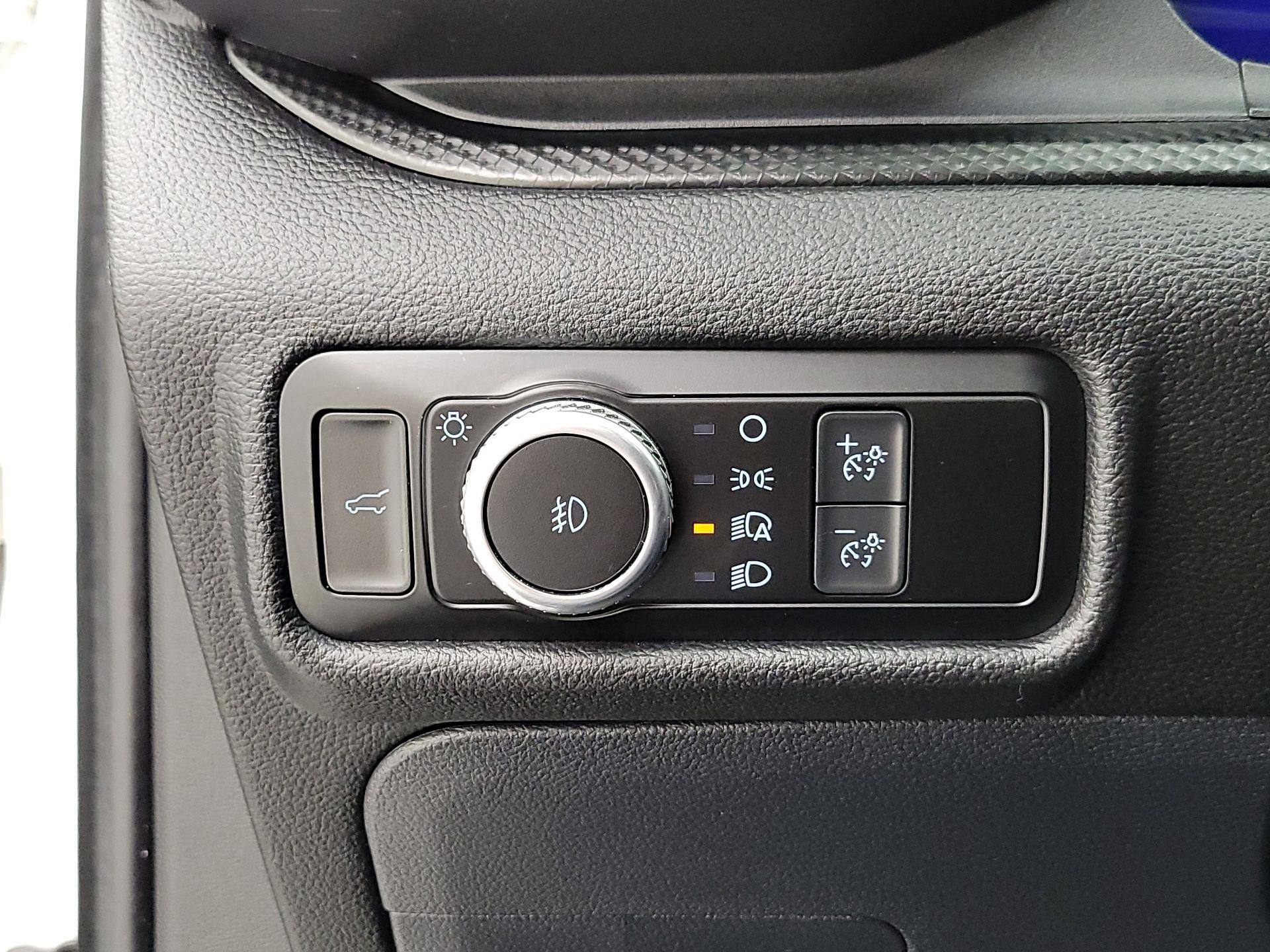 Thumbnail: 2022 Ford Explorer - 13