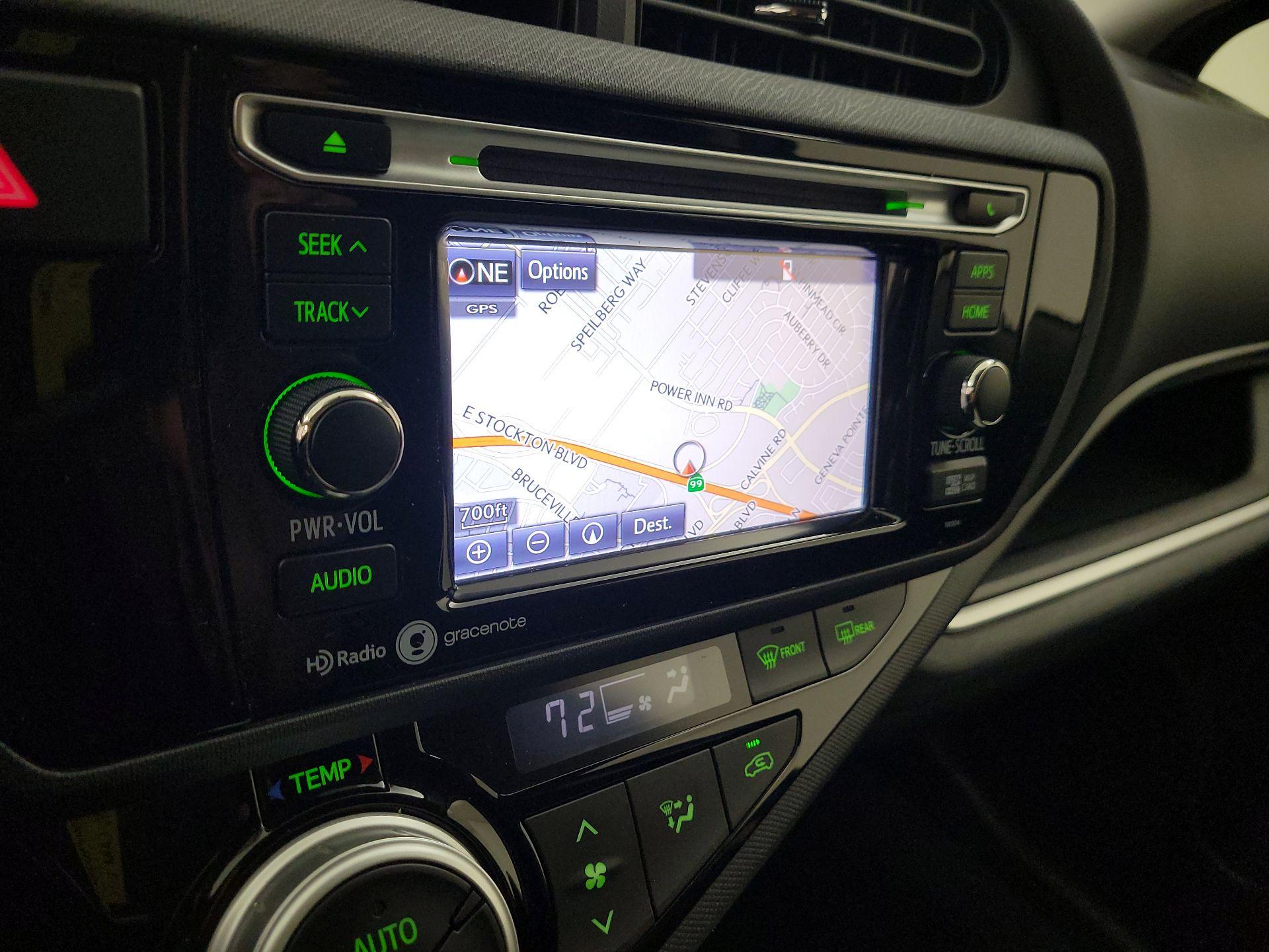 Thumbnail: 2015 Toyota Prius c - 14