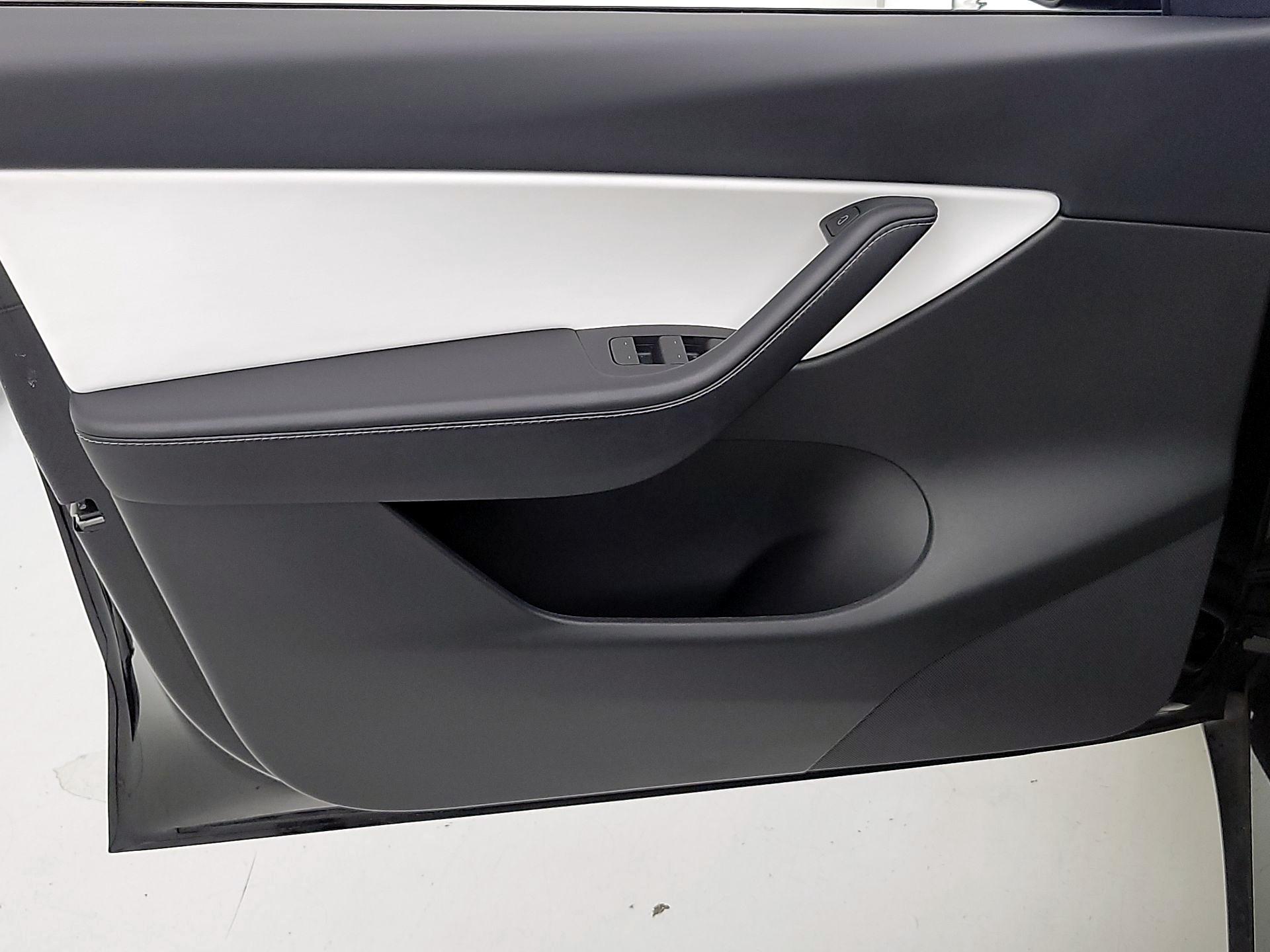 Thumbnail: 2022 Tesla Model Y - 12