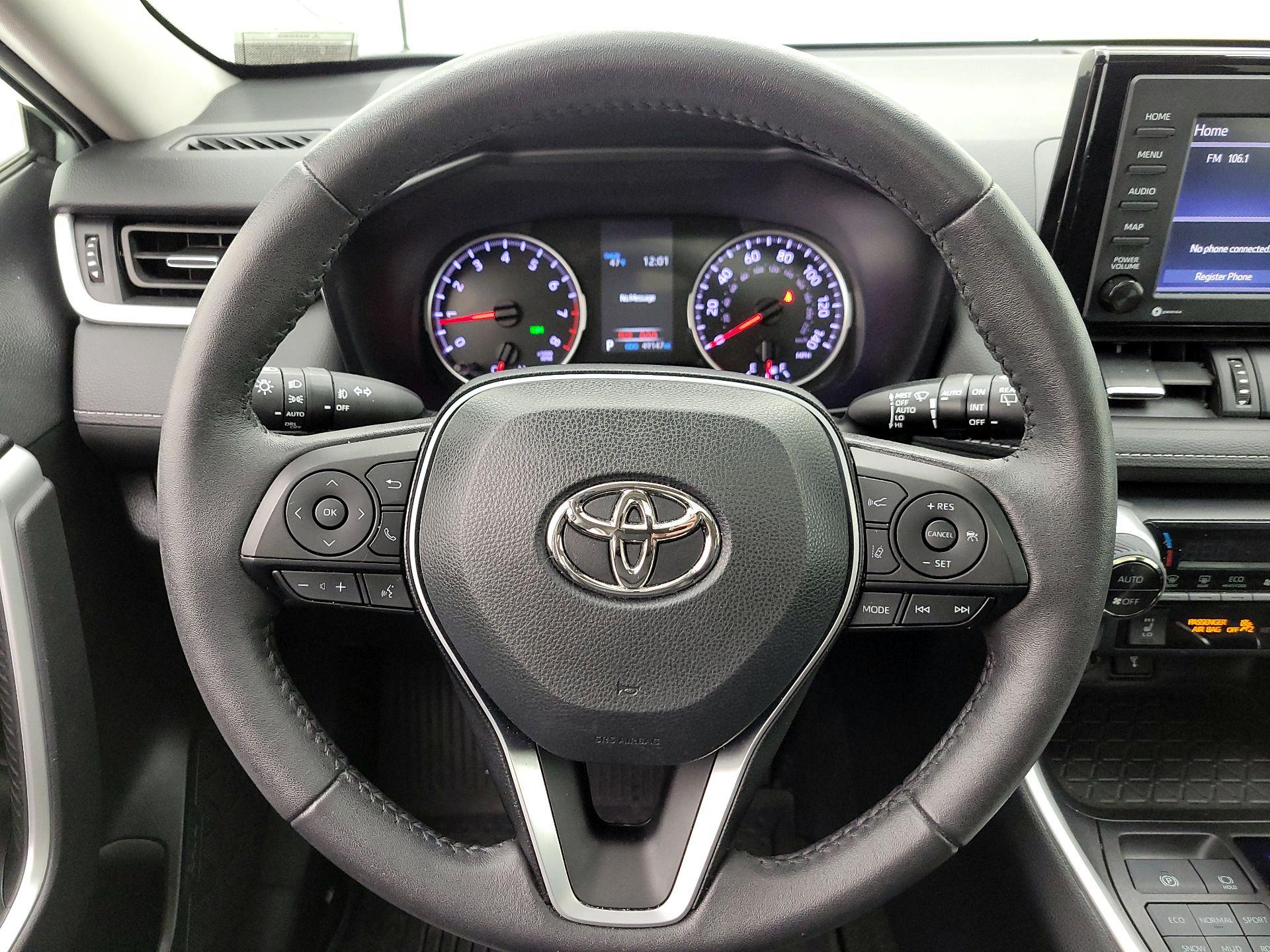 Thumbnail: 2022 Toyota RAV4 - 10