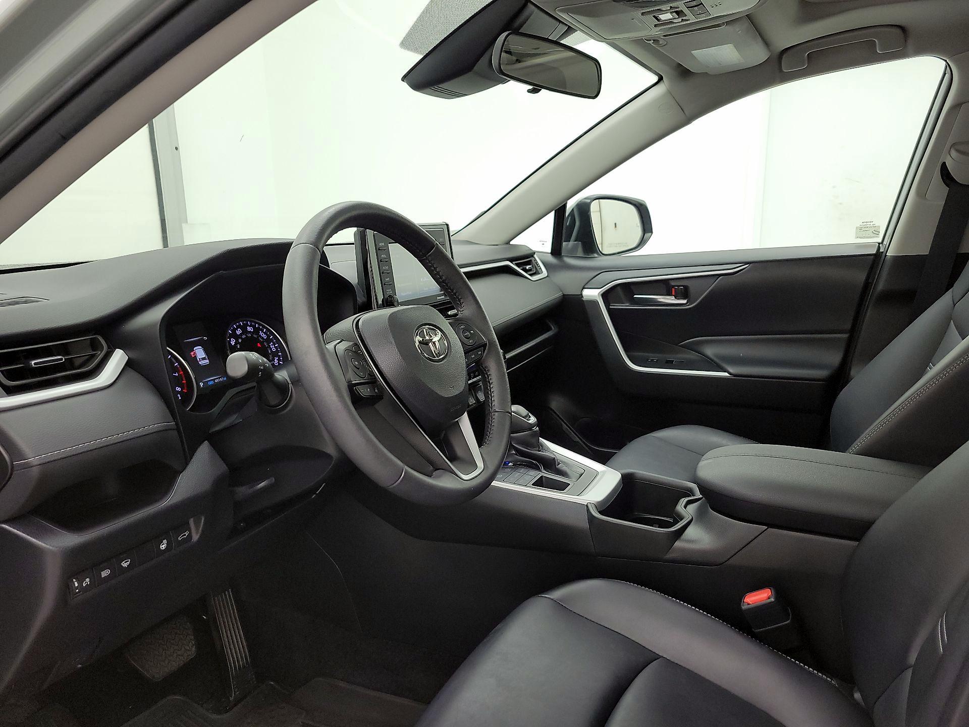 Thumbnail: 2022 Toyota RAV4 - 11