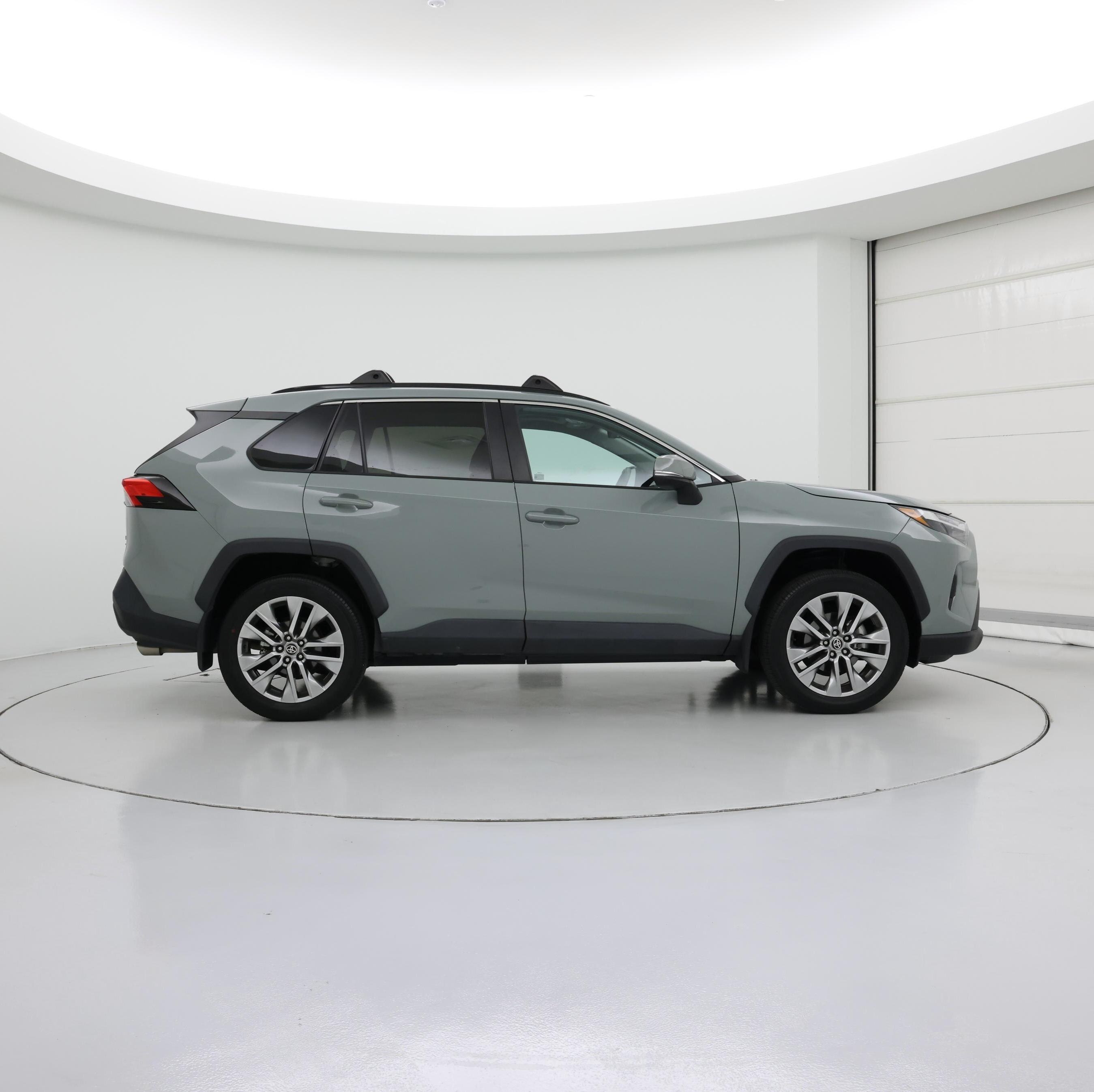 Thumbnail: 2022 Toyota RAV4 - 7