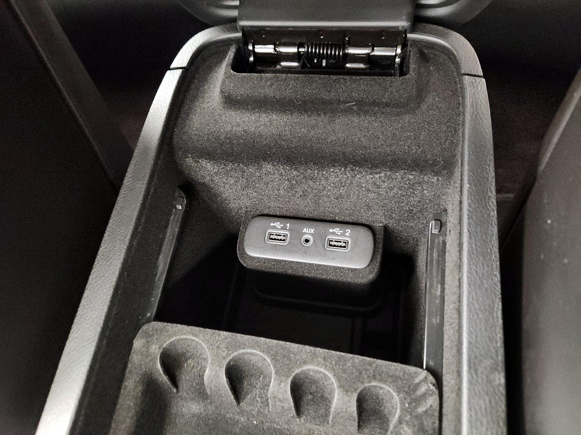 Thumbnail: 2017 Chrysler 300 - 19