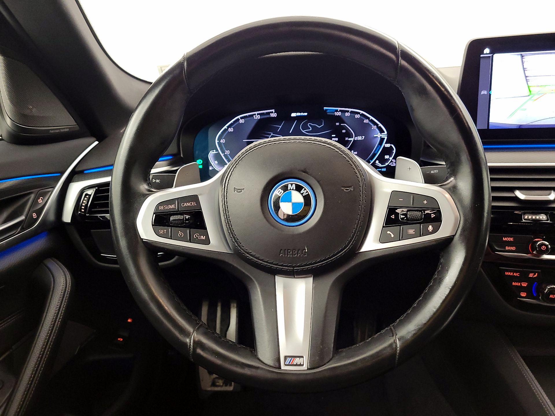 Thumbnail: 2022 BMW 5 Series - 10