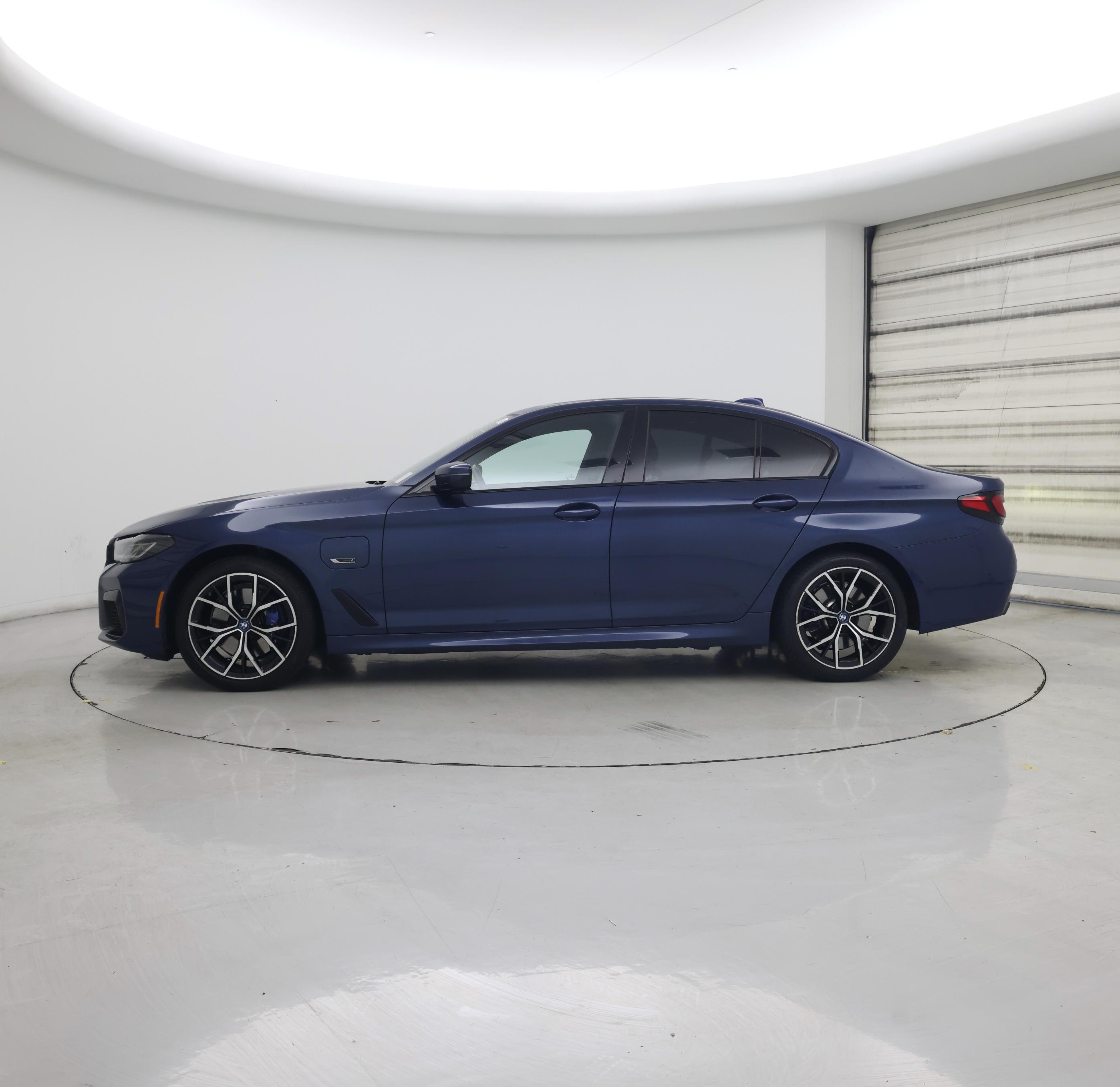 Thumbnail: 2022 BMW 5 Series - 3