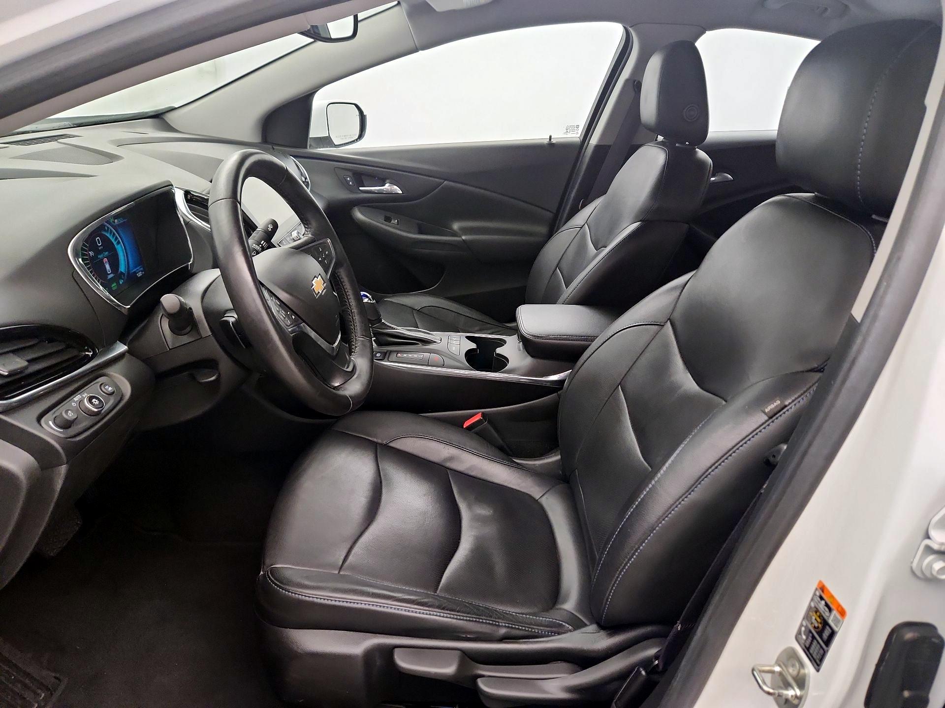 Thumbnail: 2016 Chevrolet Volt - 11