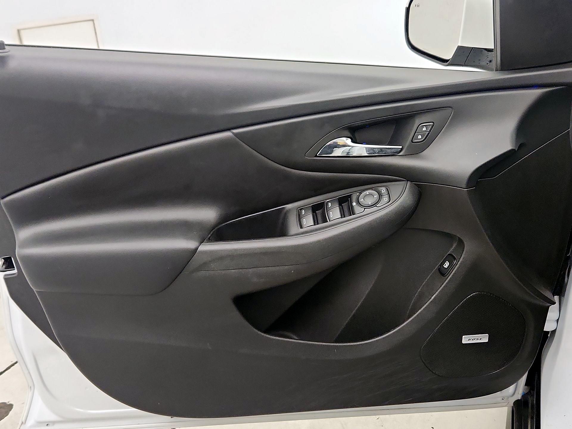 Thumbnail: 2016 Chevrolet Volt - 12