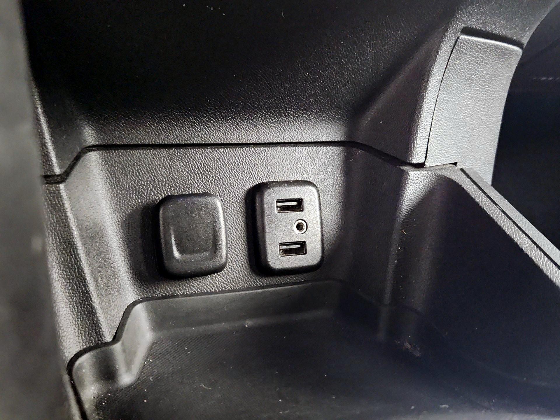 Thumbnail: 2016 Chevrolet Volt - 19