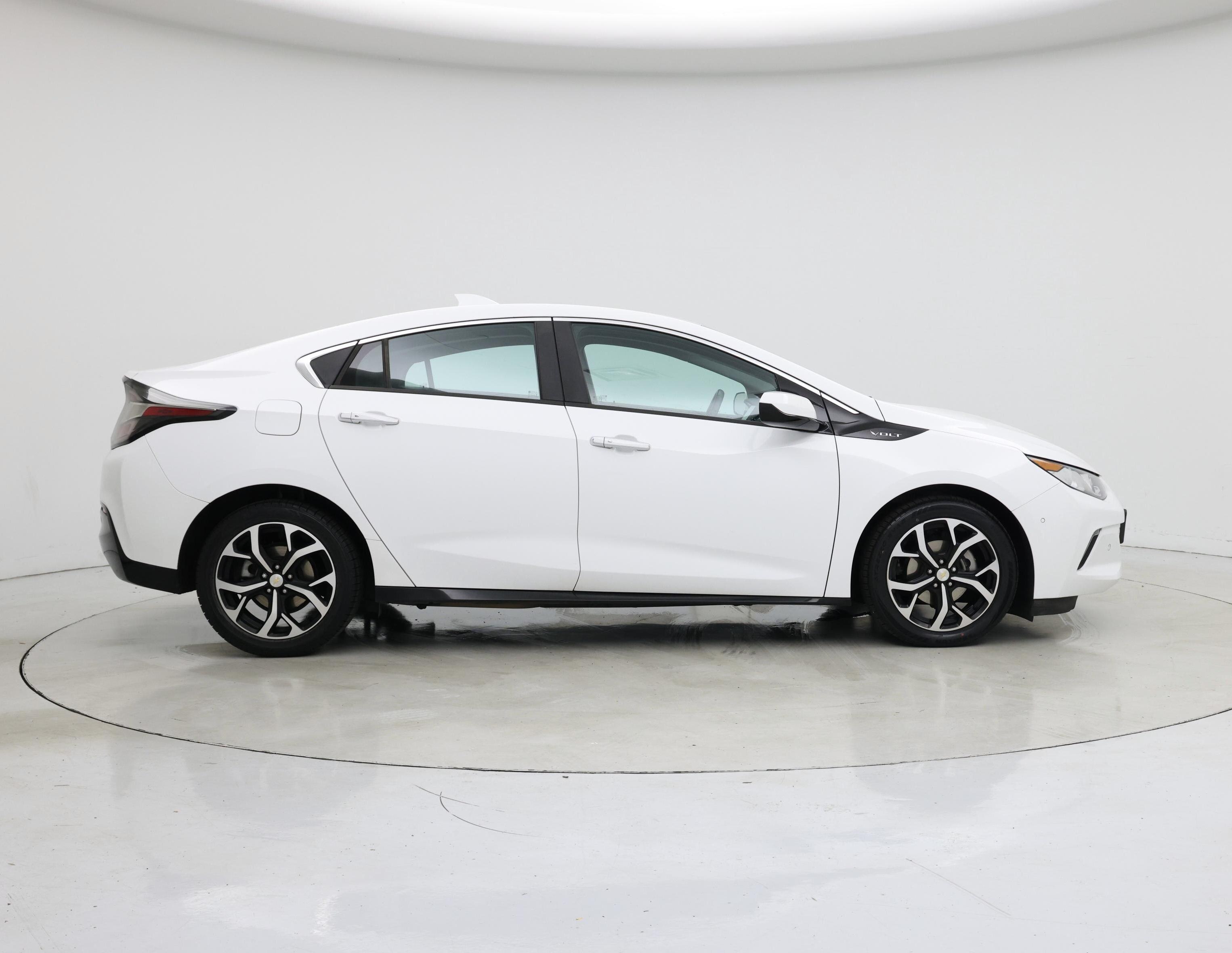 Thumbnail: 2016 Chevrolet Volt - 7