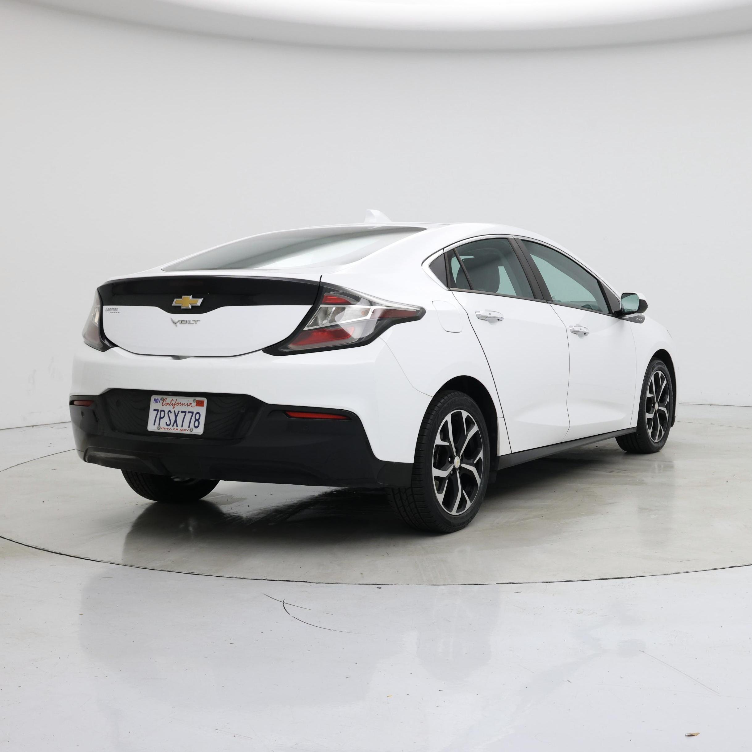 Thumbnail: 2016 Chevrolet Volt - 8