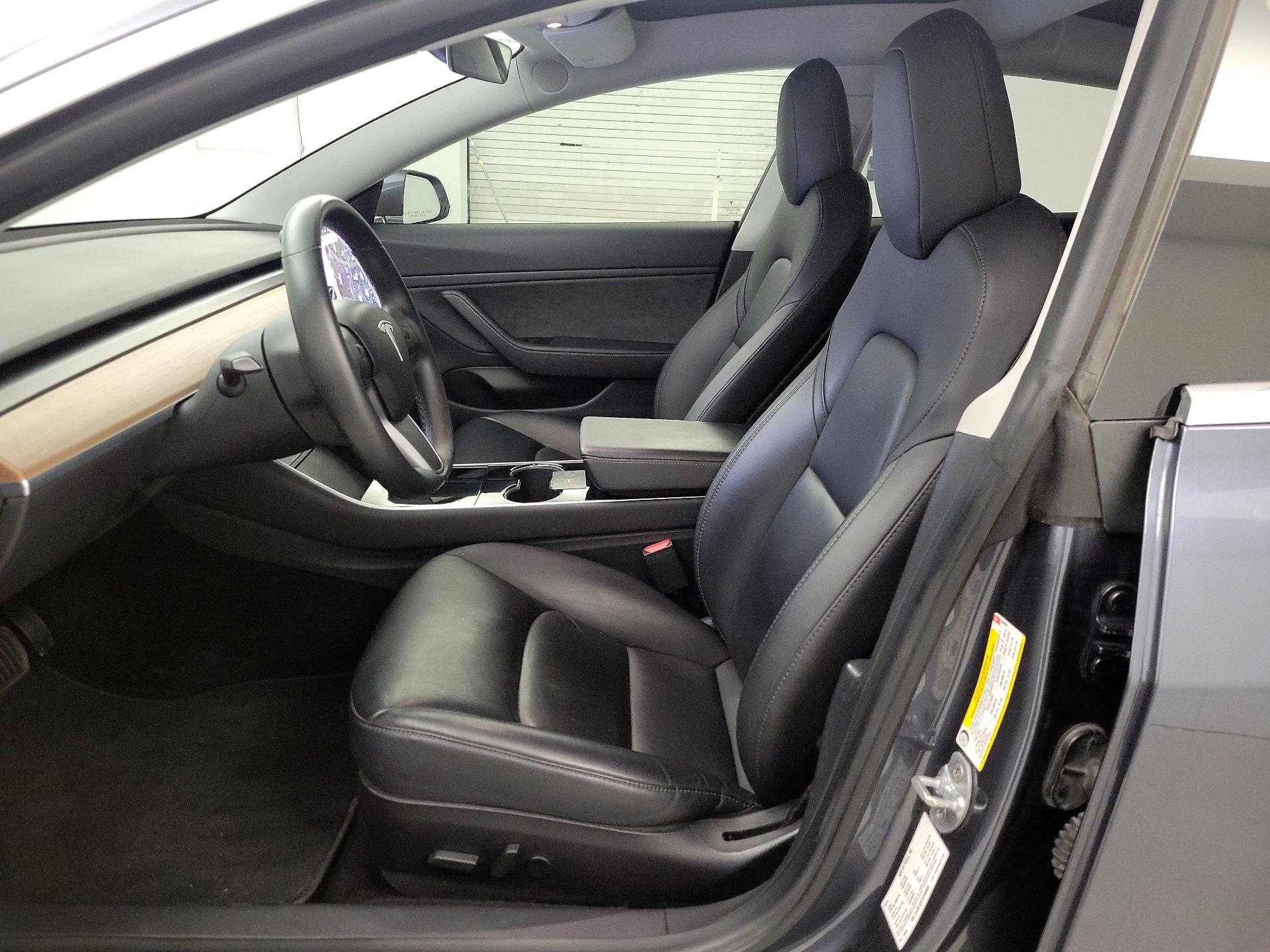 Thumbnail: 2019 Tesla Model 3 - 11