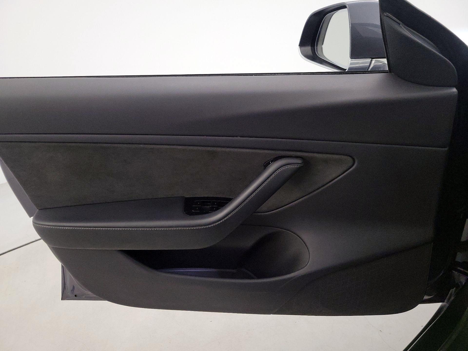 Thumbnail: 2019 Tesla Model 3 - 12