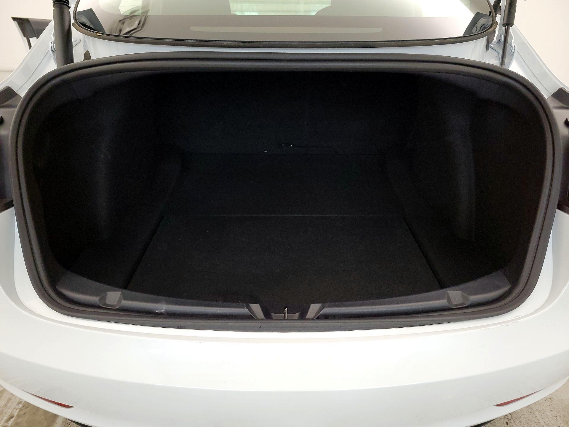 Thumbnail: 2023 Tesla Model 3 - 18