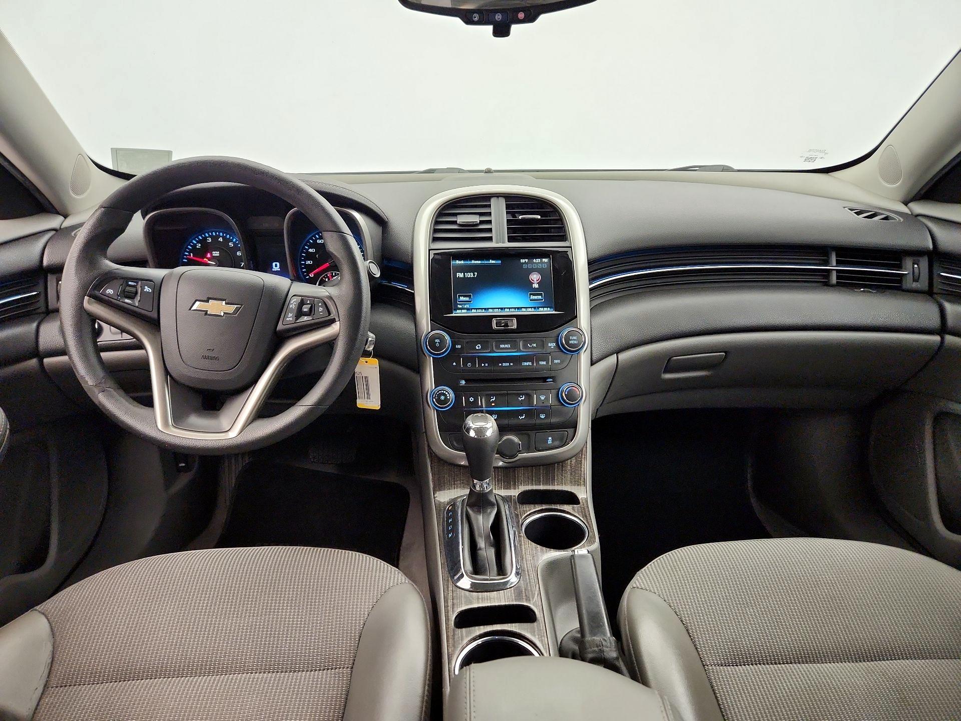 Thumbnail: 2016 Chevrolet Malibu - 9