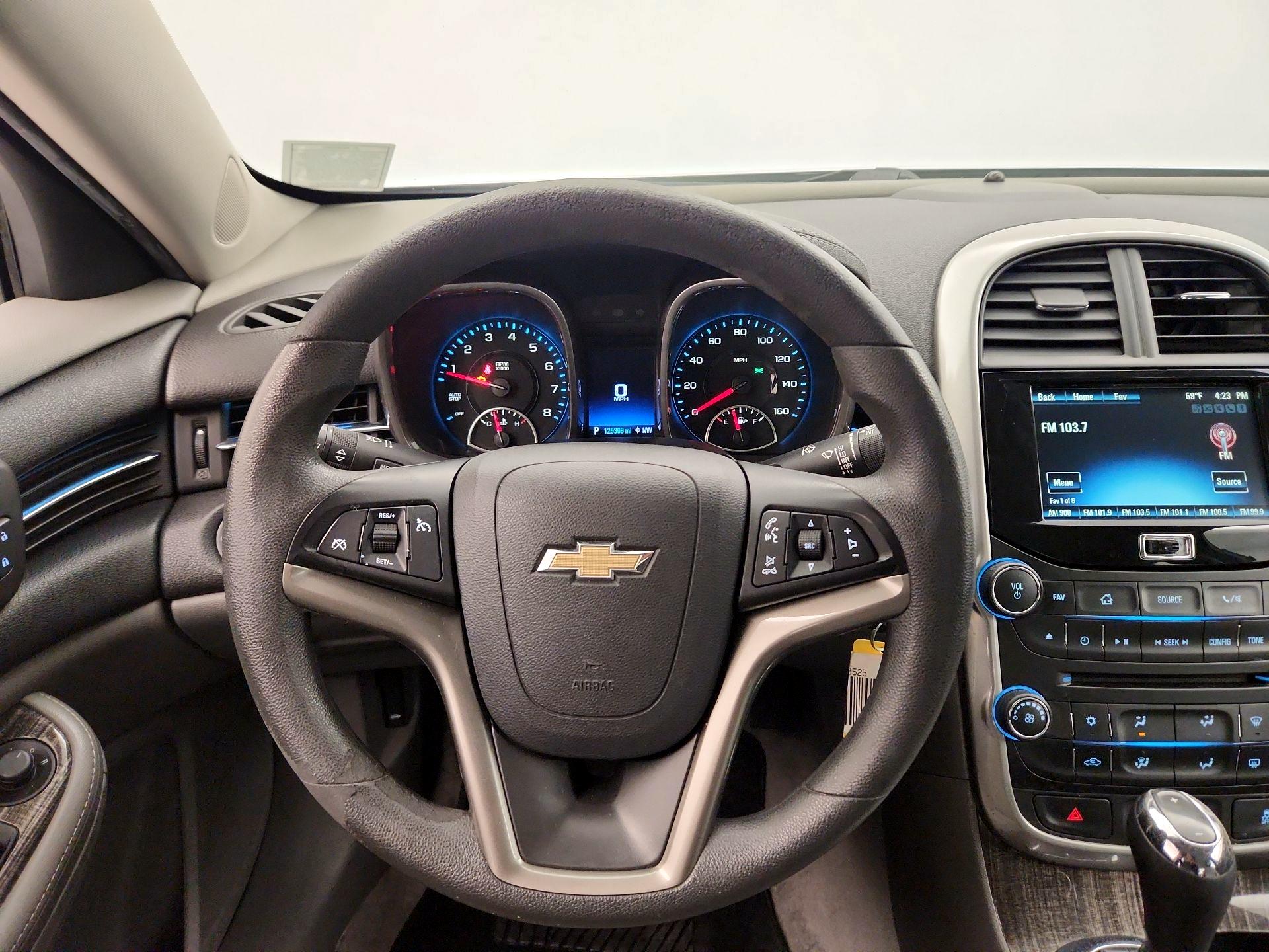 Thumbnail: 2016 Chevrolet Malibu - 10