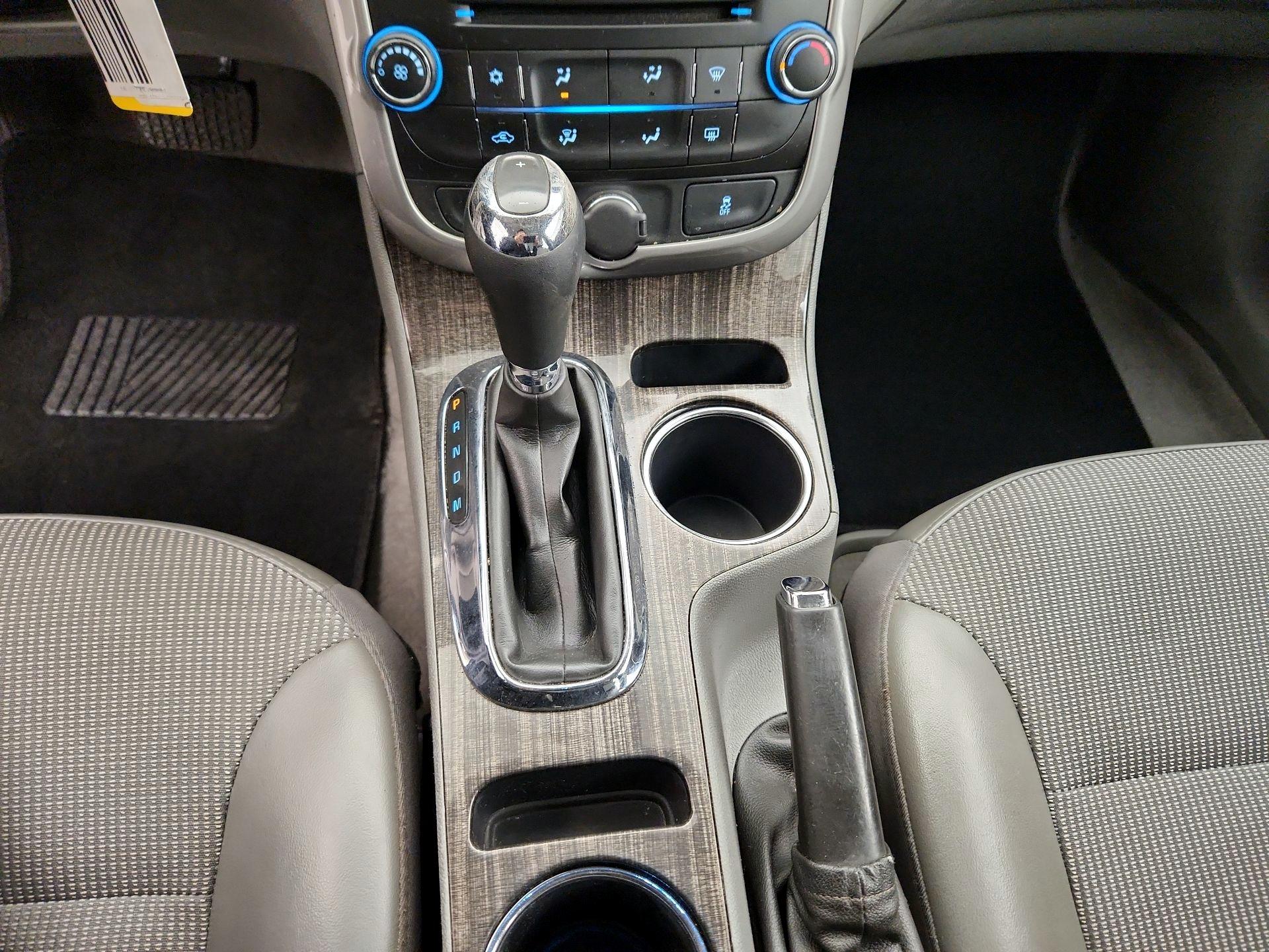 Thumbnail: 2016 Chevrolet Malibu - 16