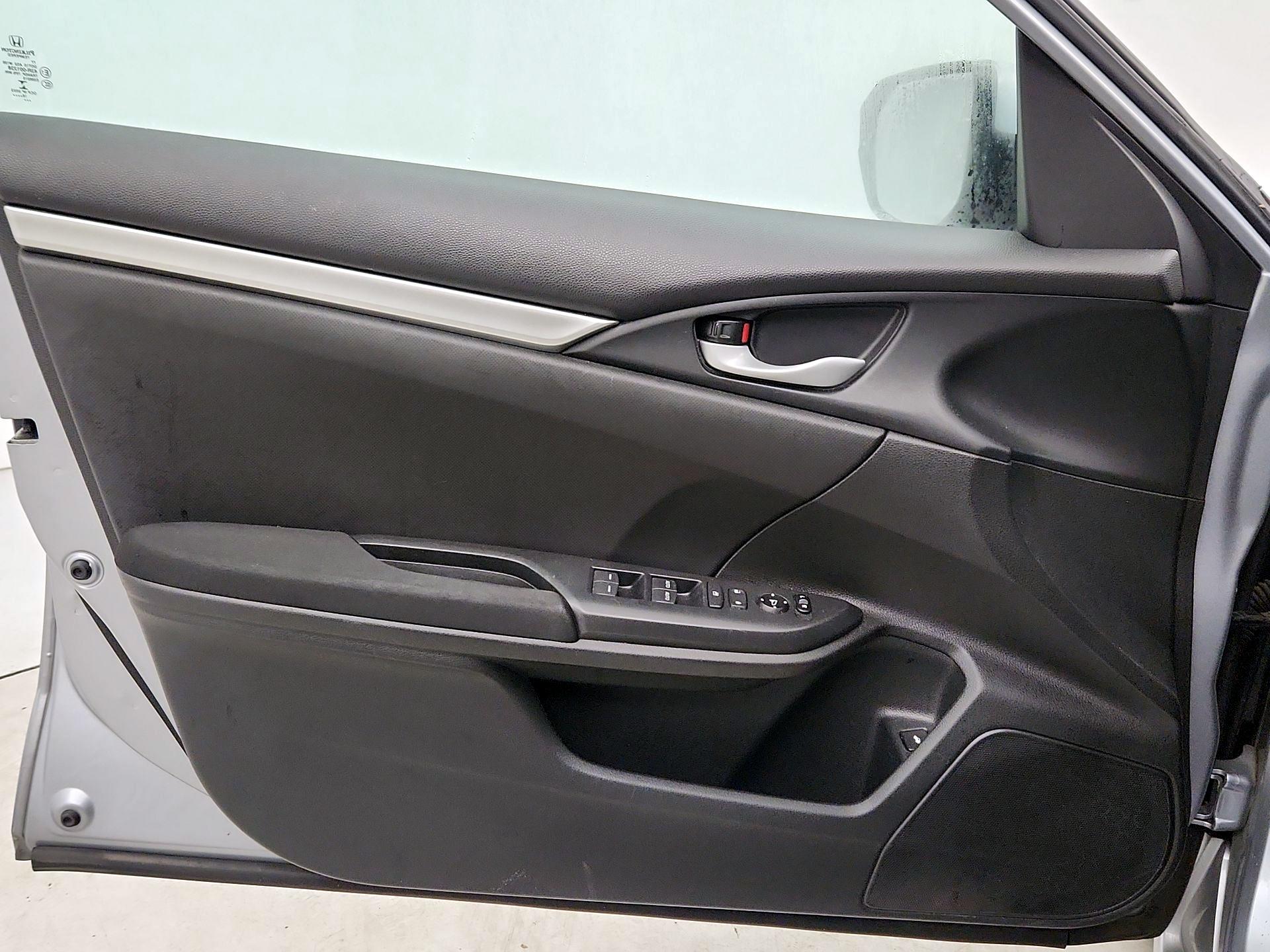 Thumbnail: 2016 Honda Civic - 12