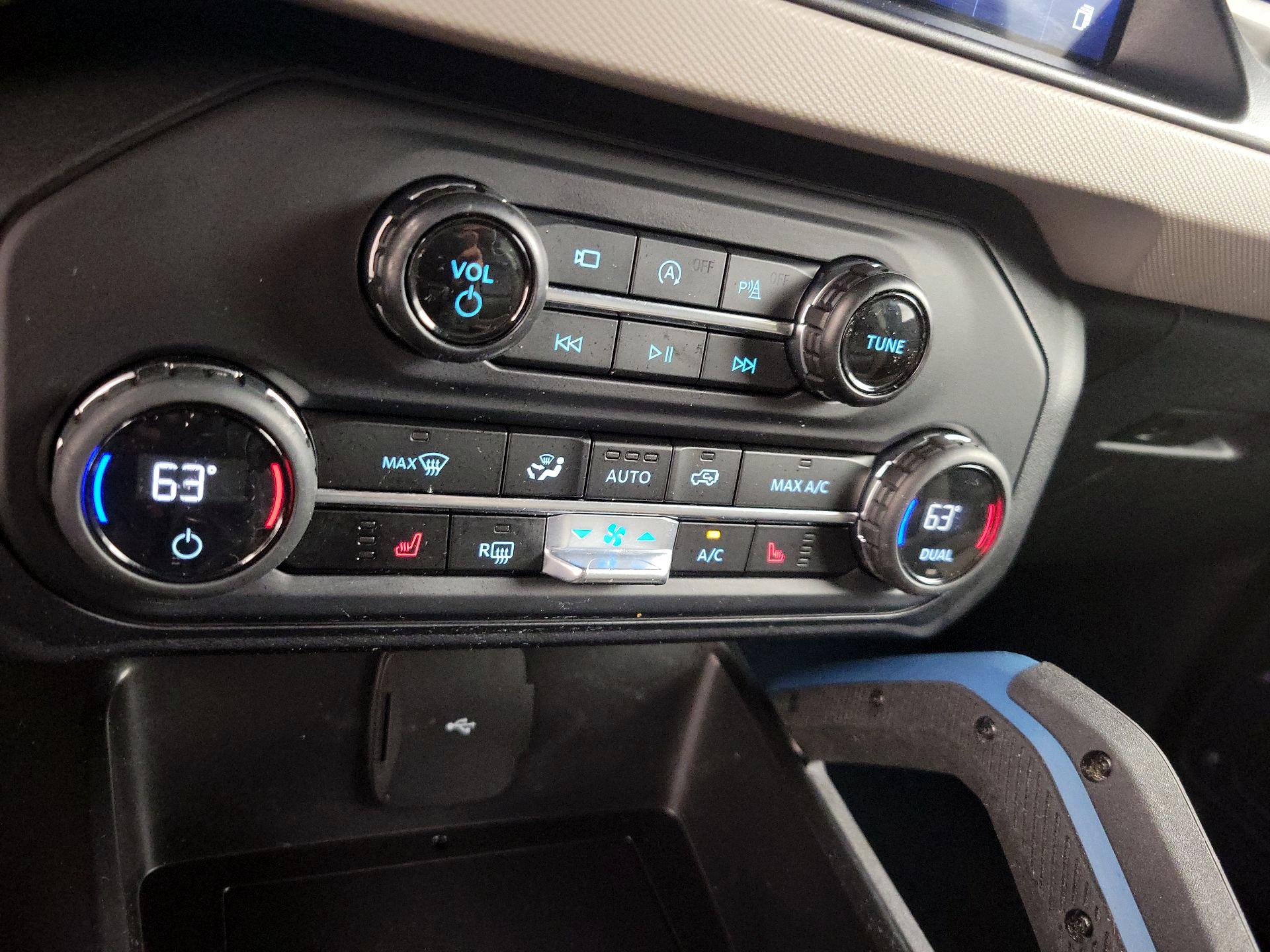 Thumbnail: 2023 Ford Bronco - 17