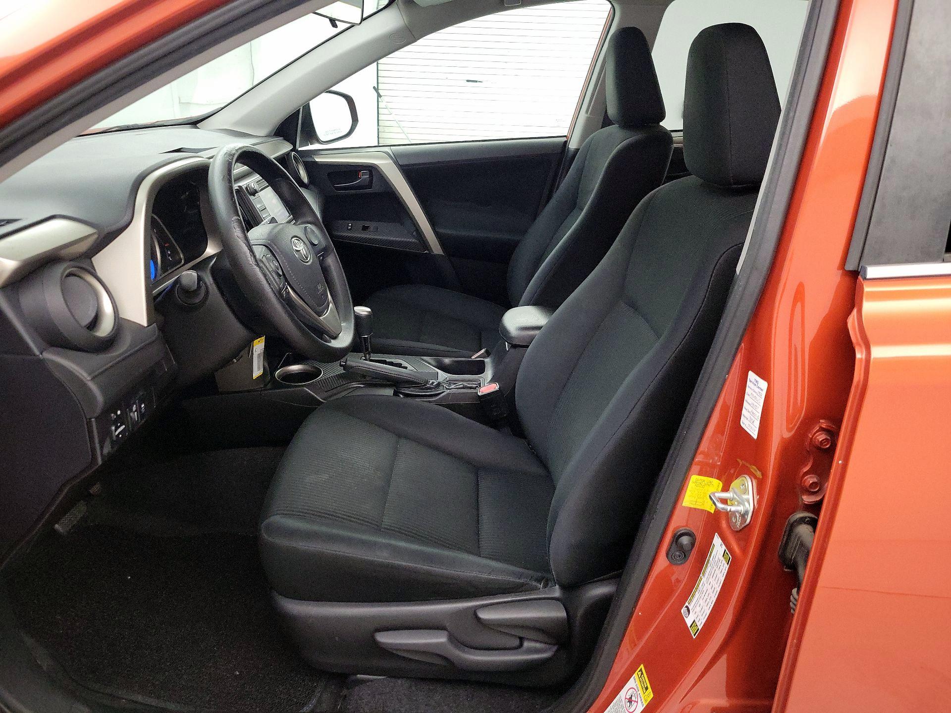 Thumbnail: 2015 Toyota RAV4 - 11