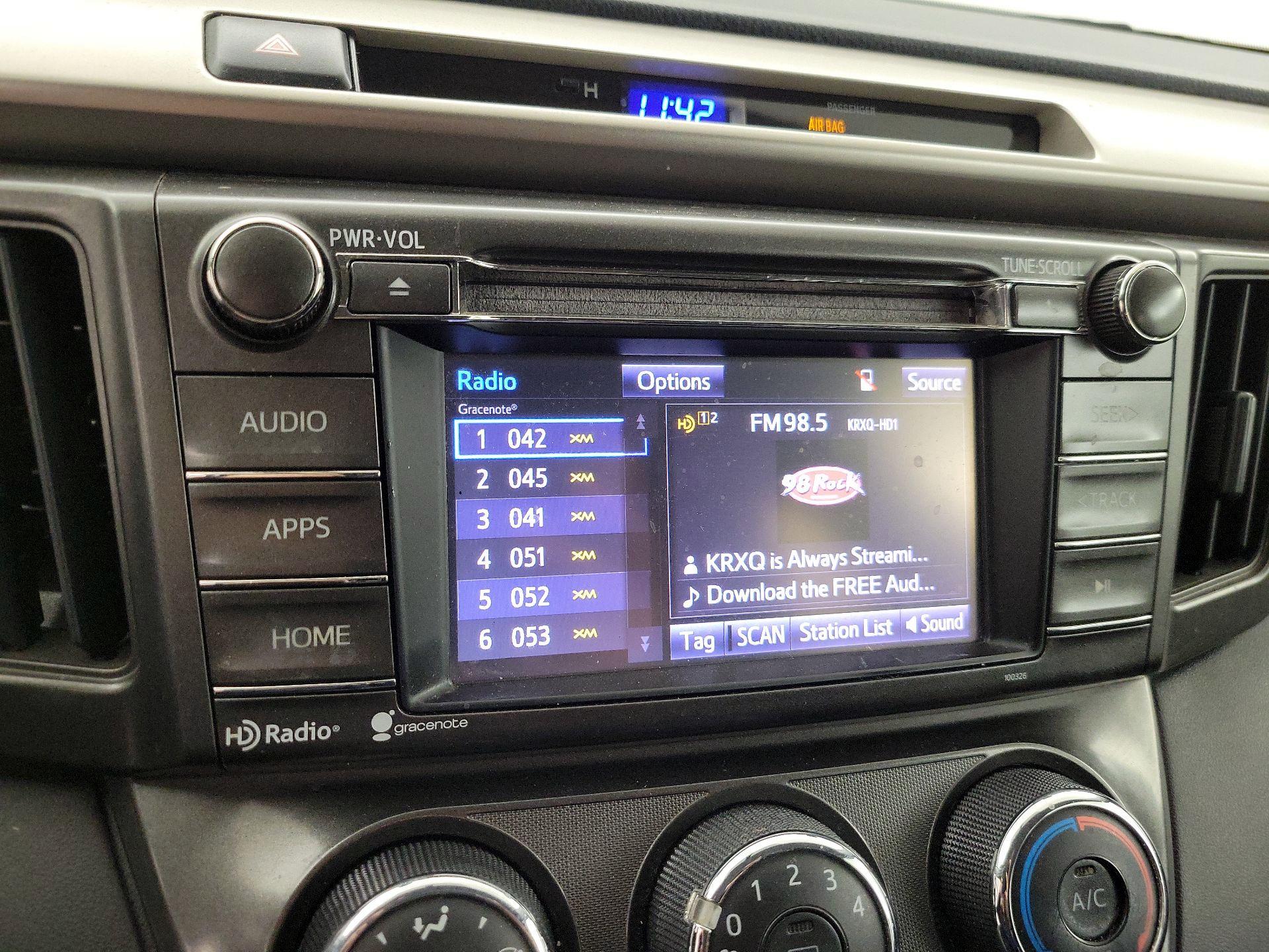 Thumbnail: 2015 Toyota RAV4 - 15