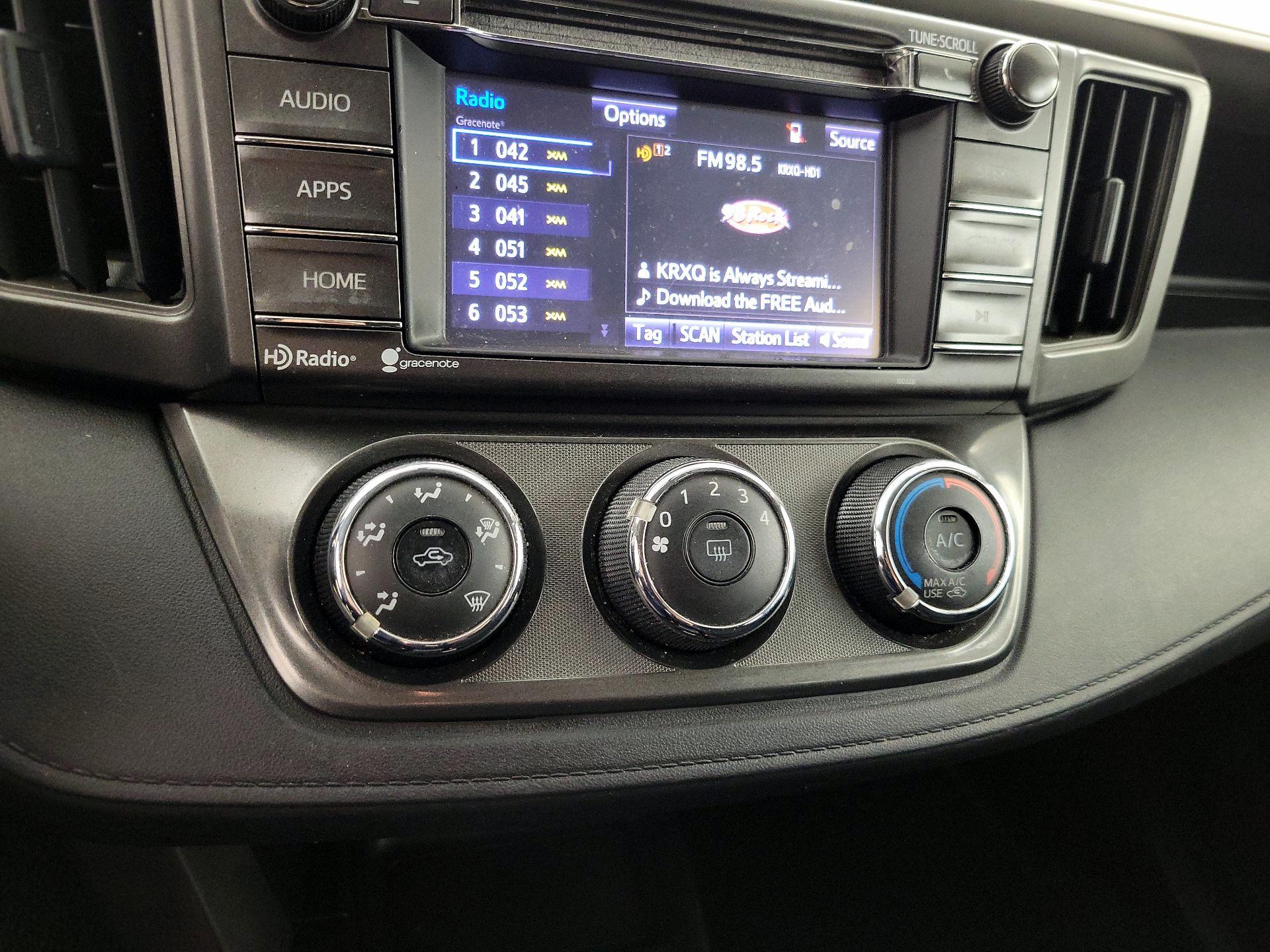 Thumbnail: 2015 Toyota RAV4 - 16