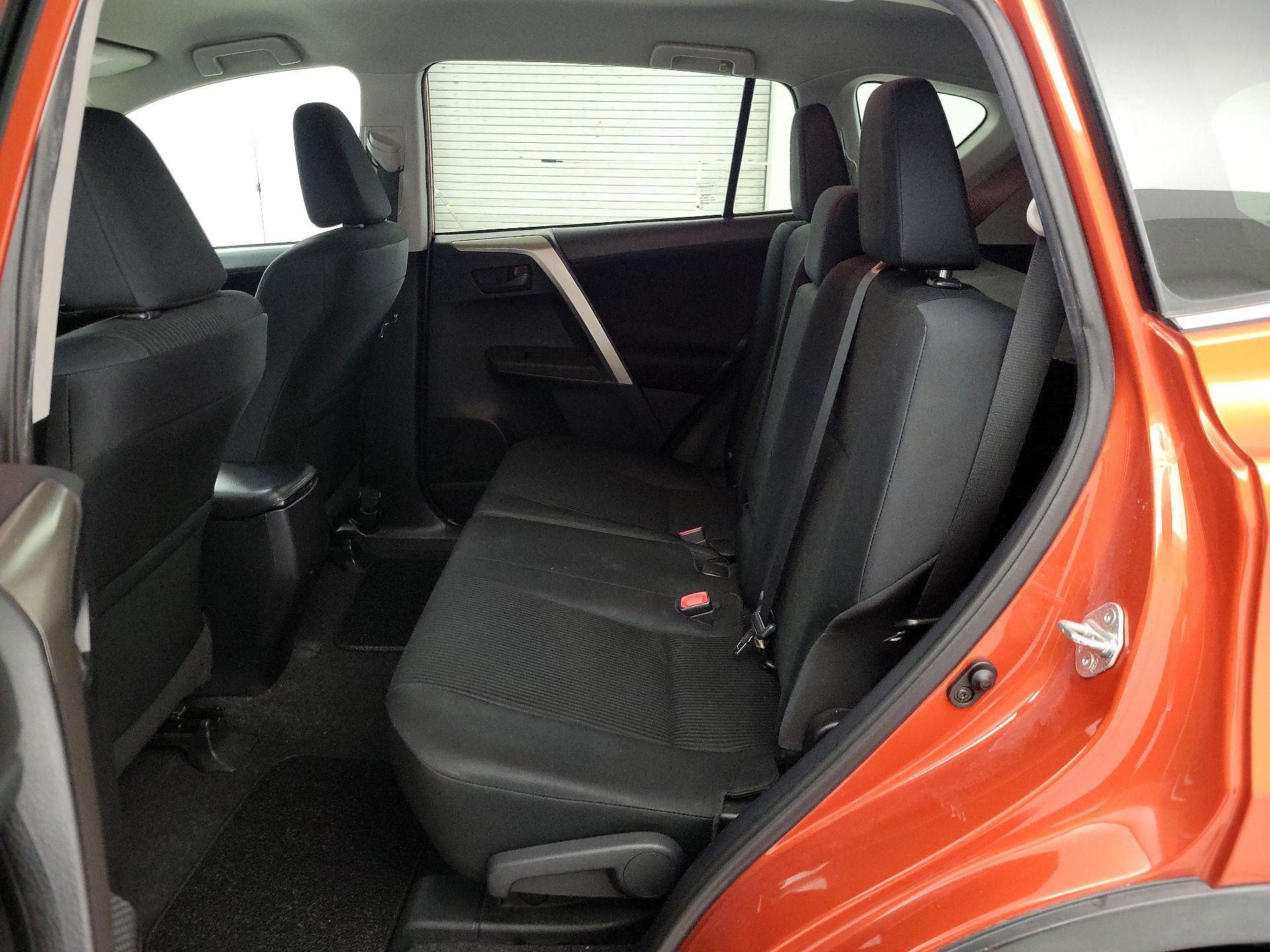 Thumbnail: 2015 Toyota RAV4 - 19