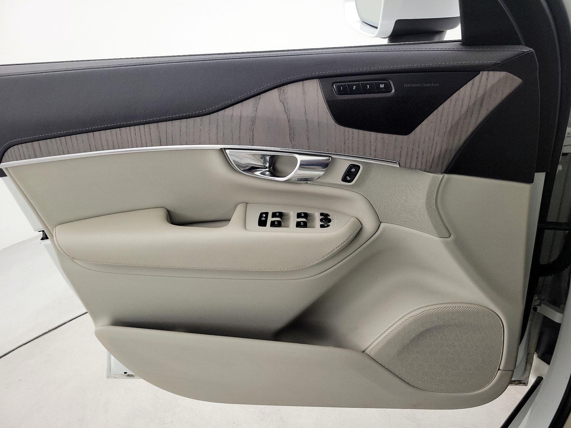 Thumbnail: 2021 Volvo XC90 - 12