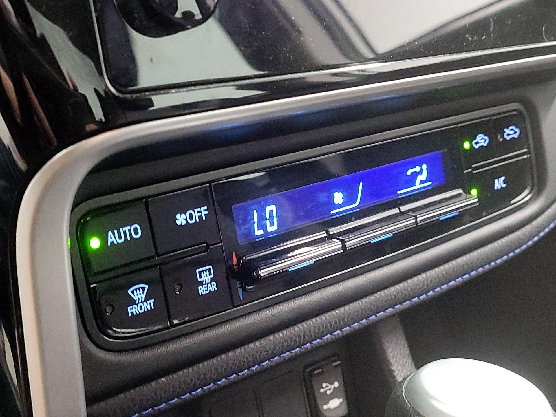 Thumbnail: 2019 Toyota Corolla - 16