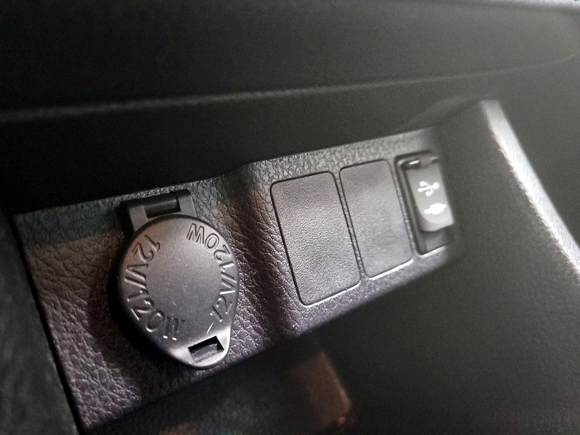 Thumbnail: 2019 Toyota Corolla - 18