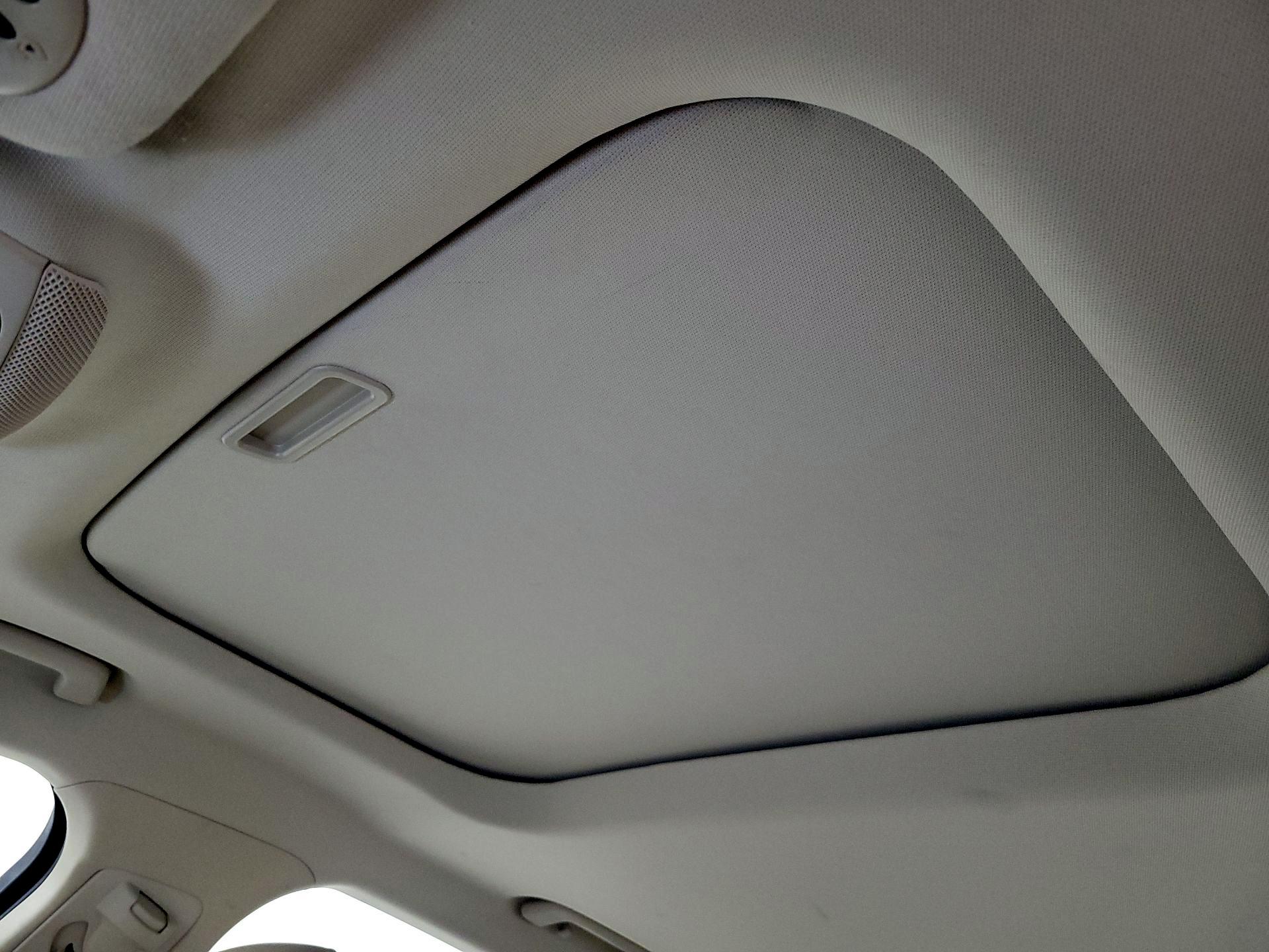 Thumbnail: 2017 Lincoln MKZ - 19