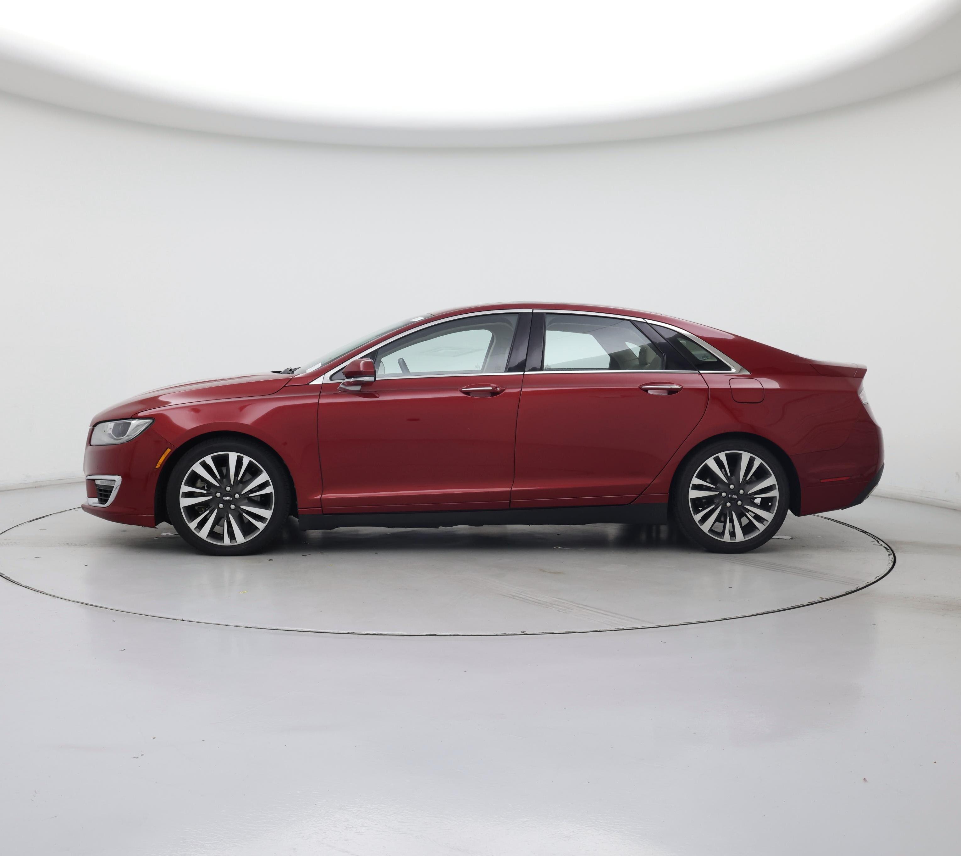 Thumbnail: 2017 Lincoln MKZ - 3