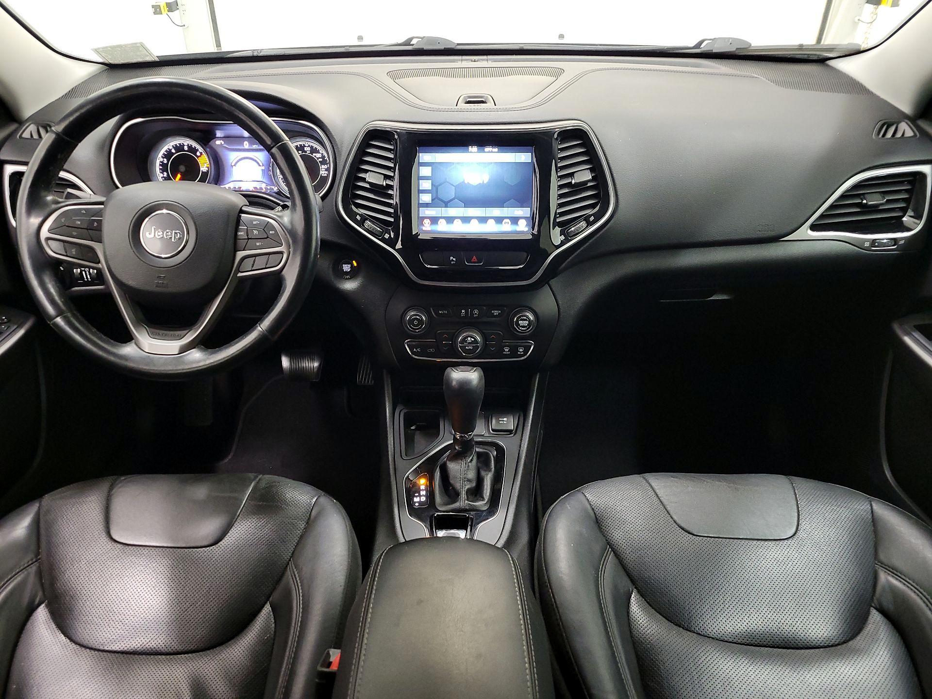 Thumbnail: 2019 Jeep Cherokee - 9