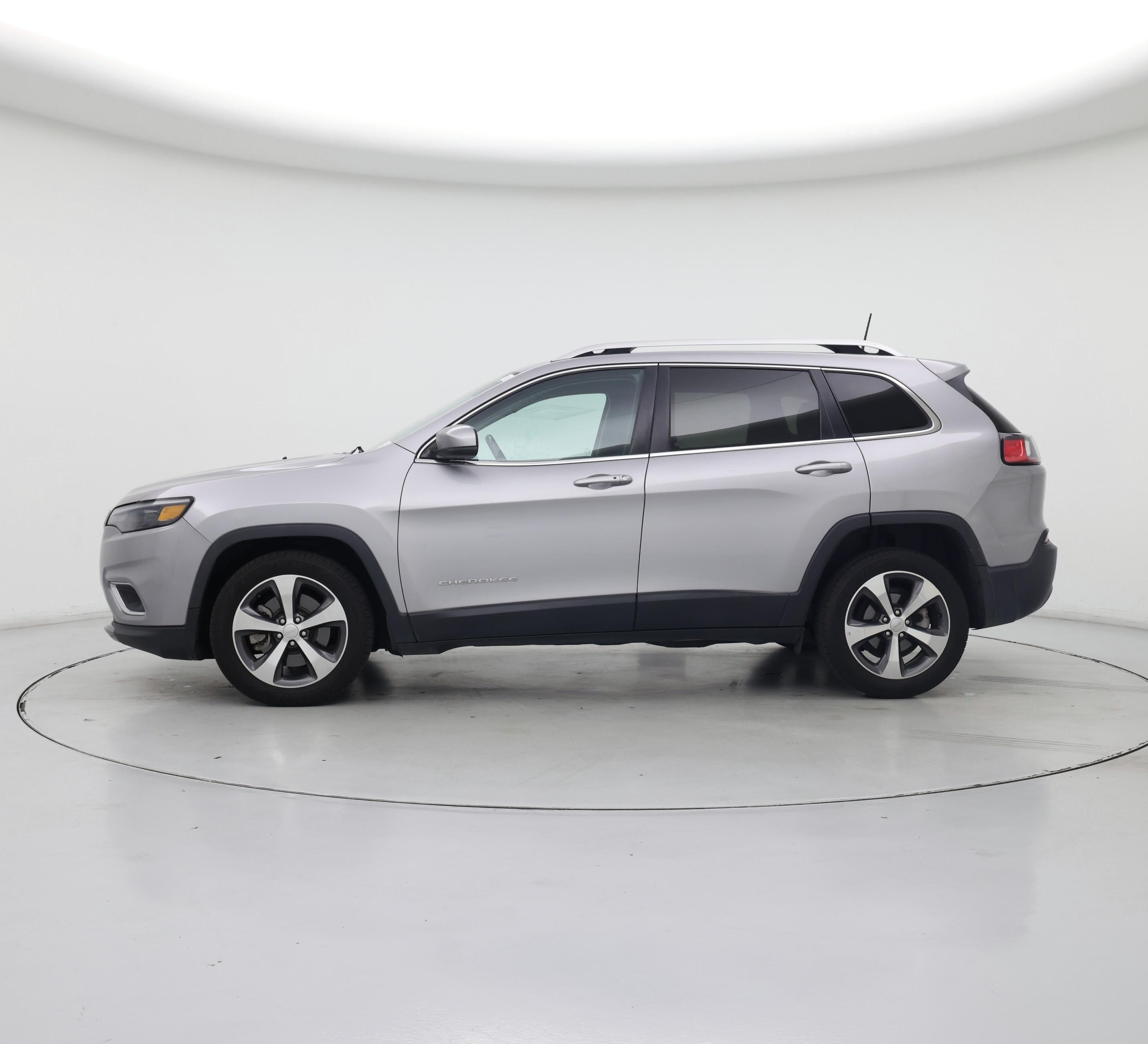 Thumbnail: 2019 Jeep Cherokee - 3