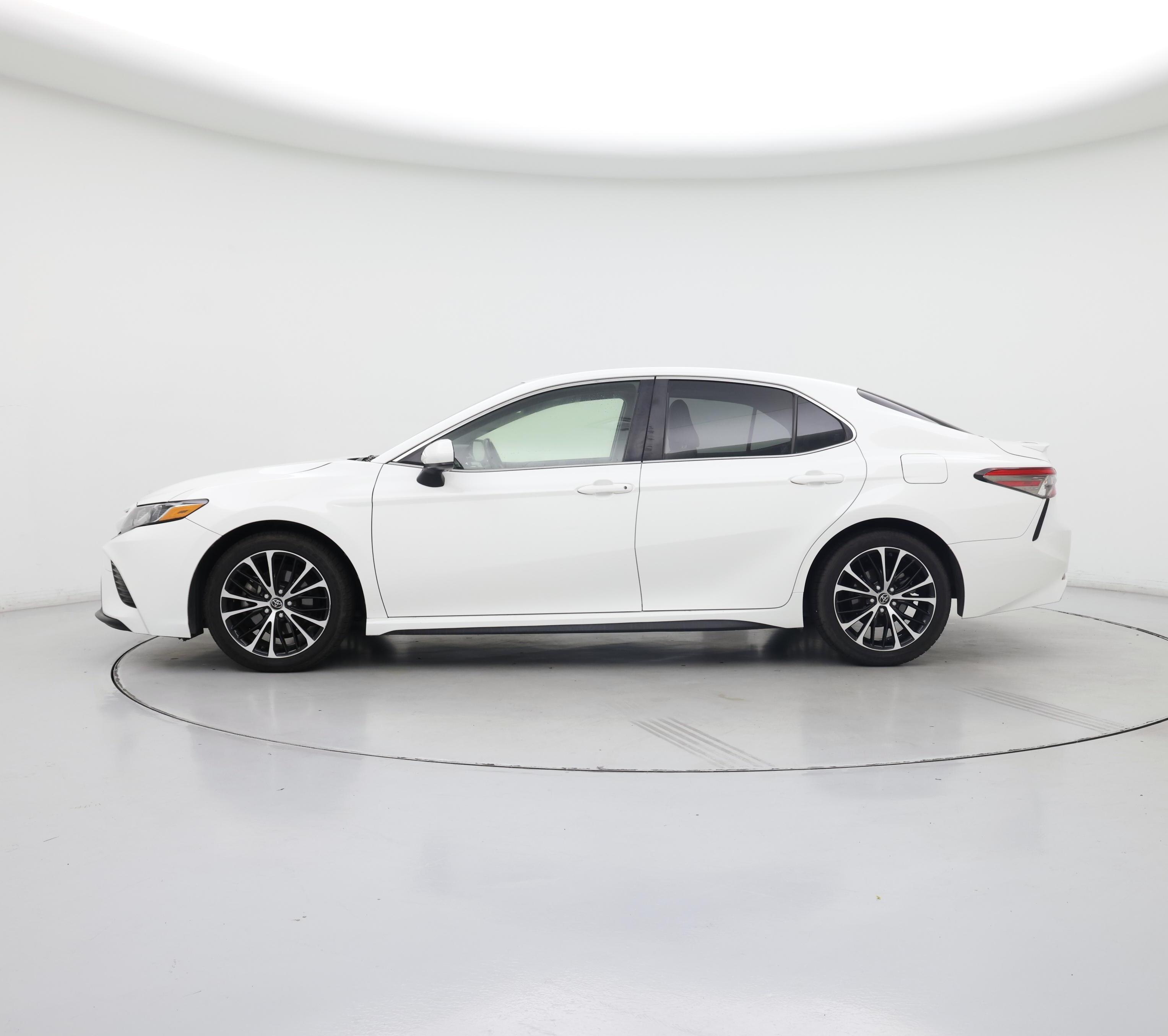 Thumbnail: 2018 Toyota Camry - 3