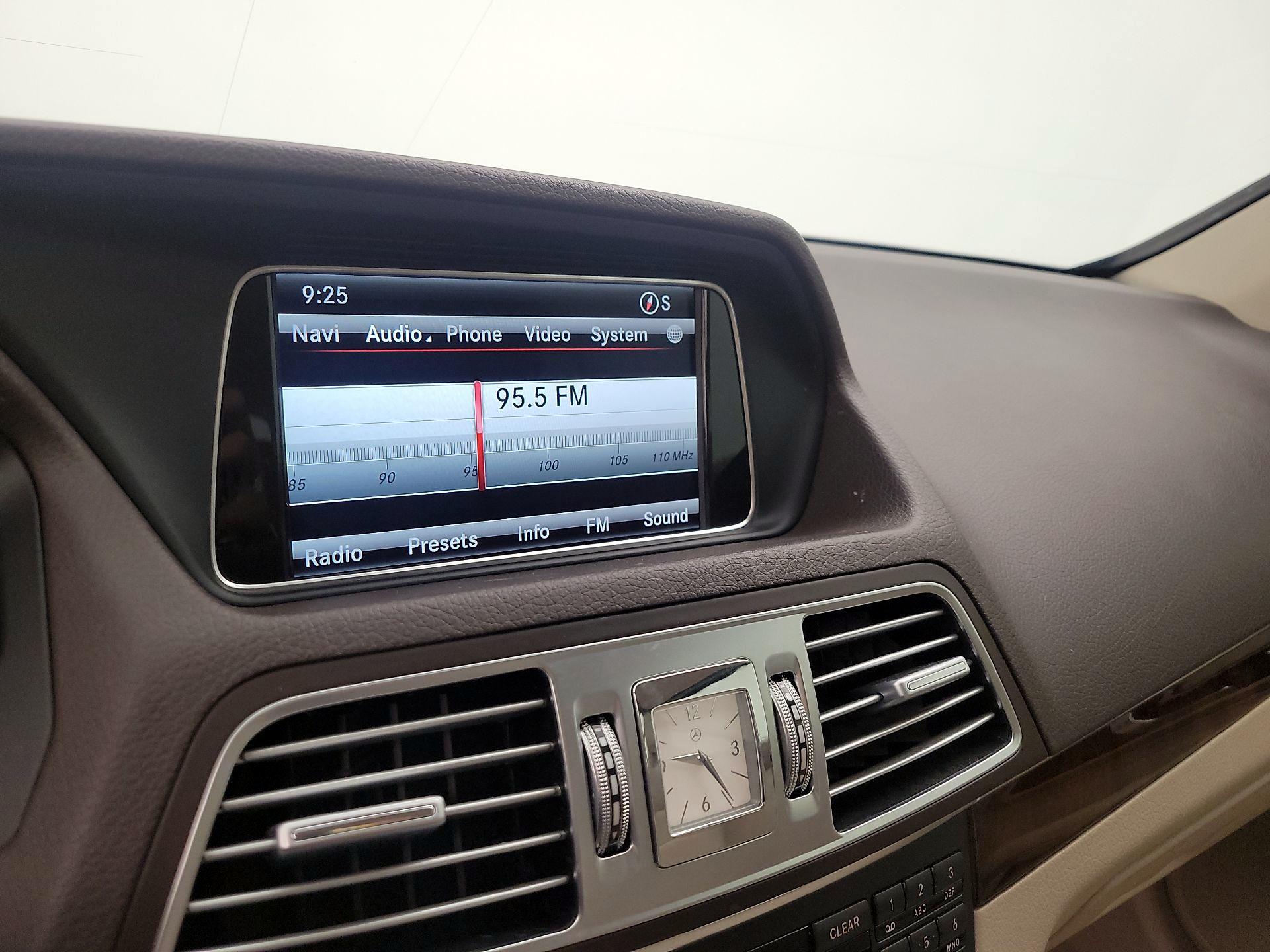 Thumbnail: 2015 Mercedes-Benz E-Class - 16