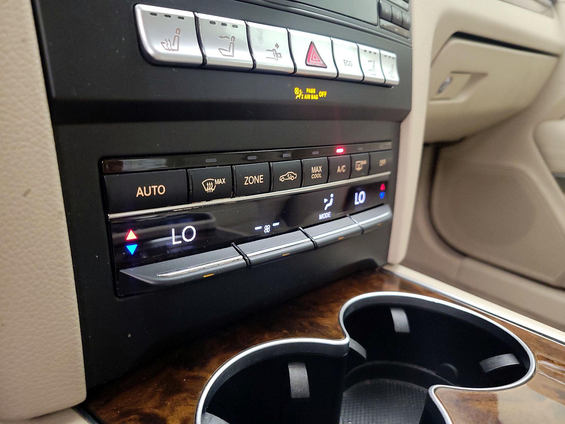 Thumbnail: 2015 Mercedes-Benz E-Class - 17