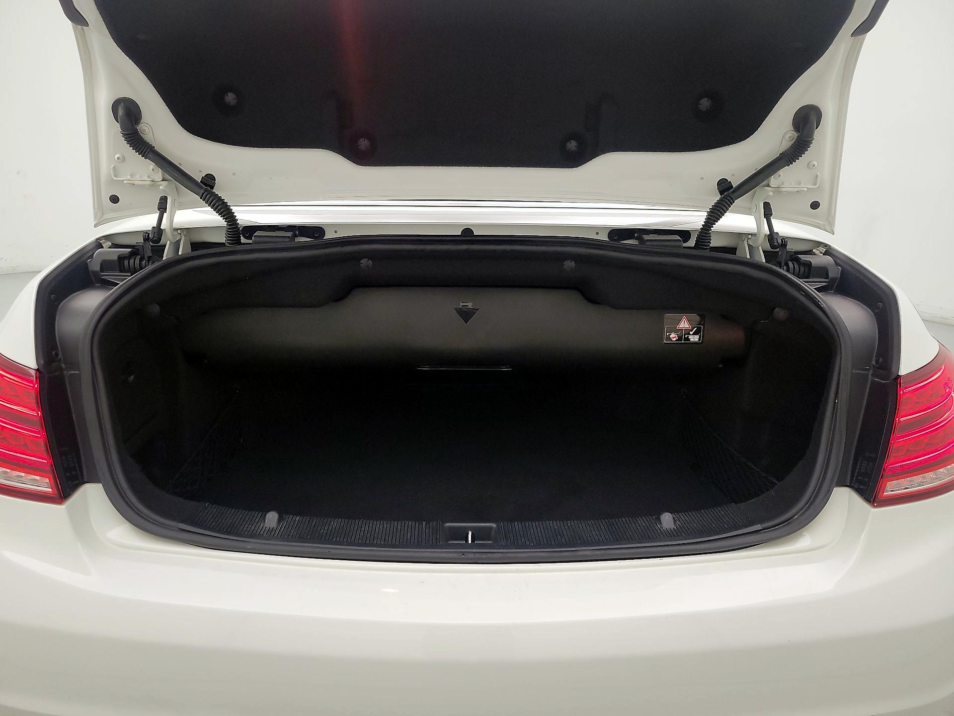 Thumbnail: 2015 Mercedes-Benz E-Class - 19