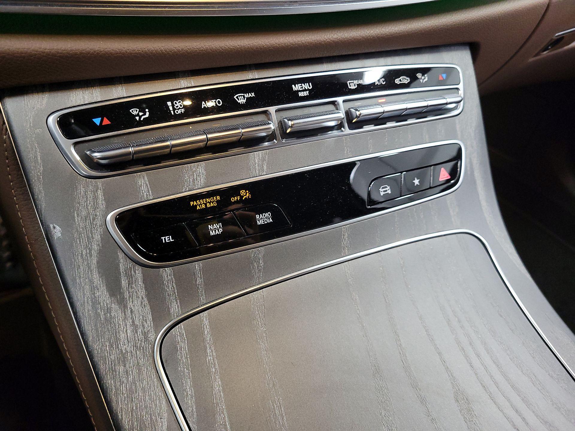 Thumbnail: 2022 Mercedes-Benz E-Class - 15