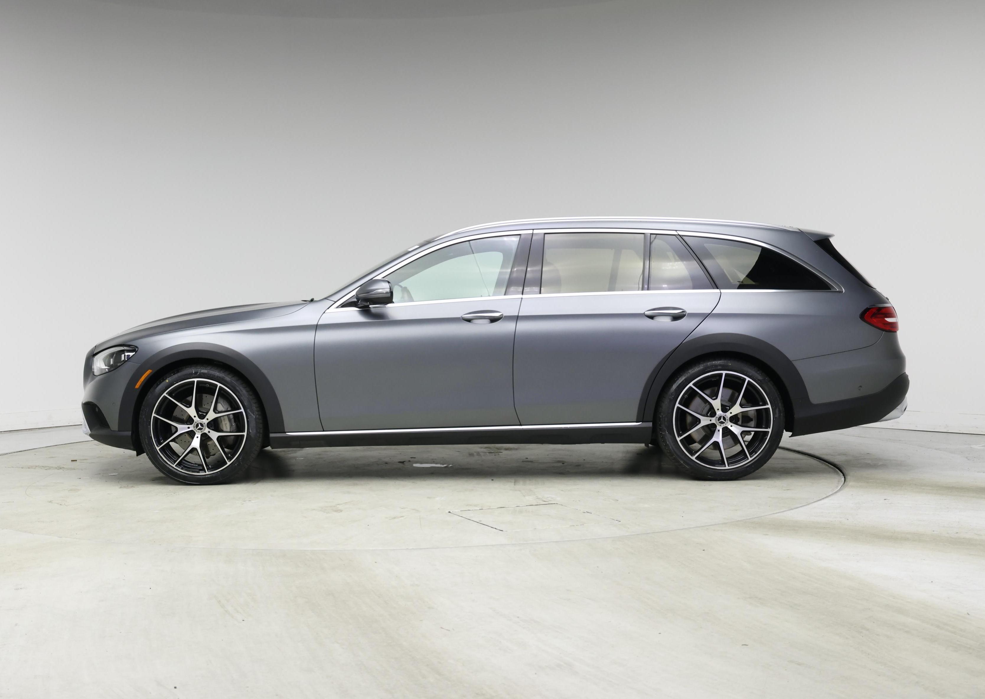 Thumbnail: 2022 Mercedes-Benz E-Class - 3